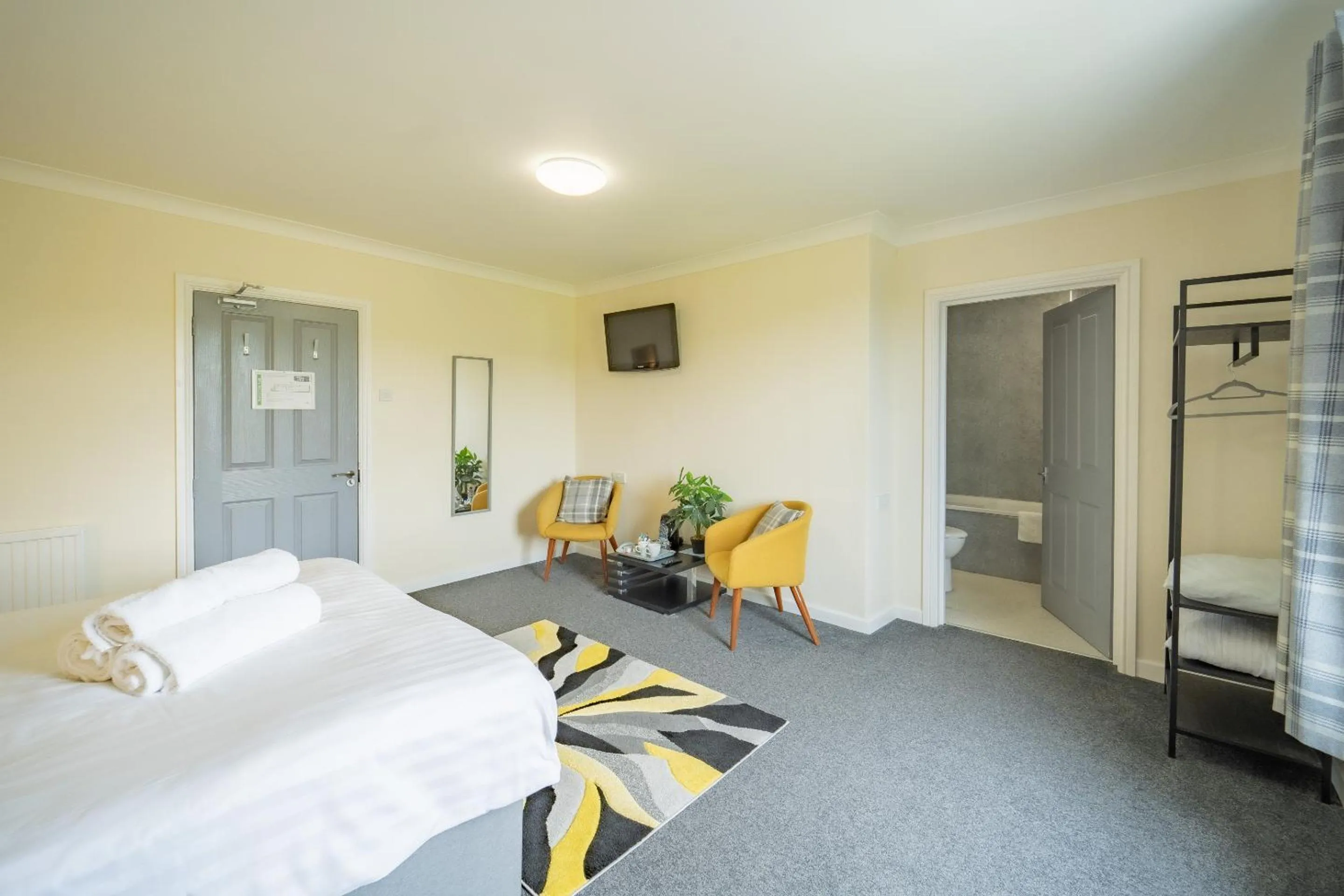 Bedroom in The Well Inn