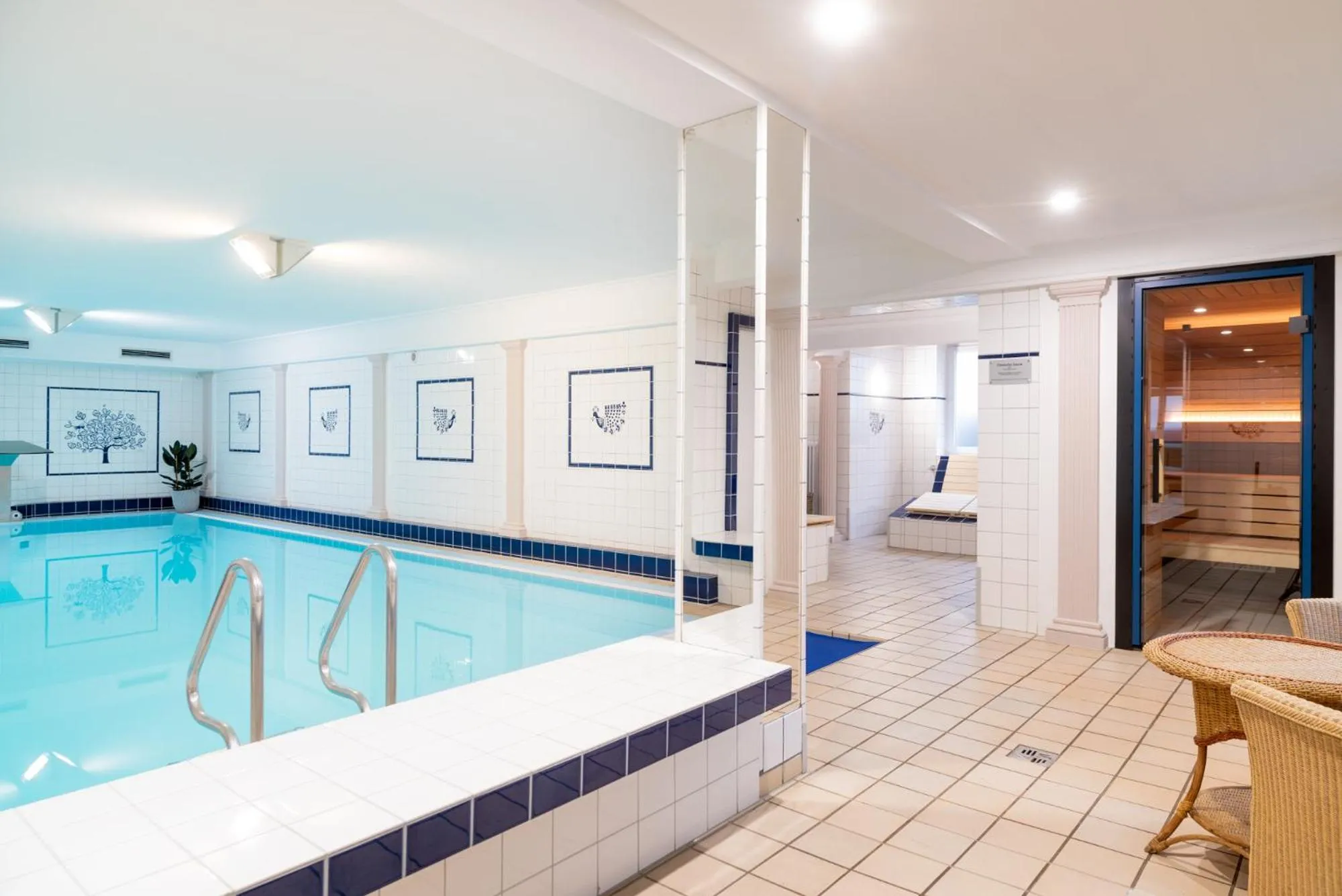 Swimming pool in Waldhotel Eskeshof