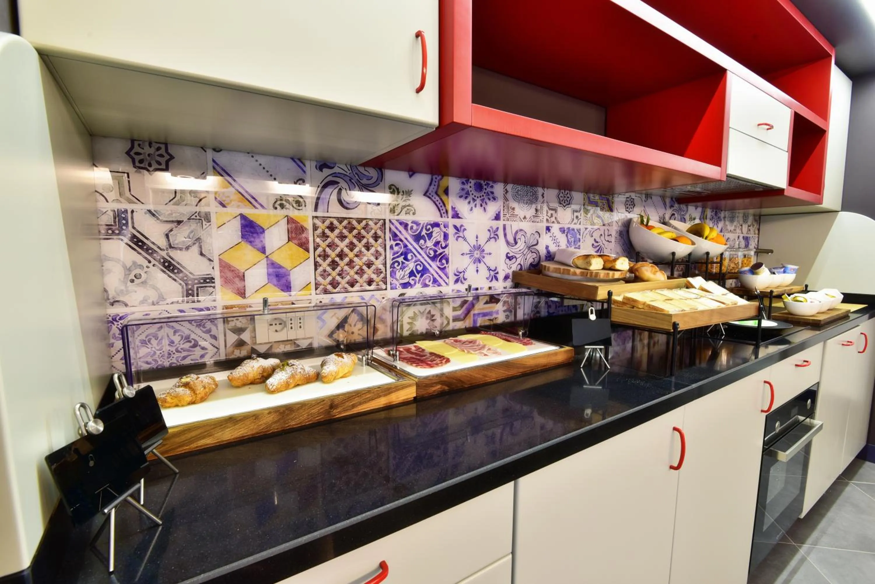 Breakfast in ANFITEATRO LE SUITES