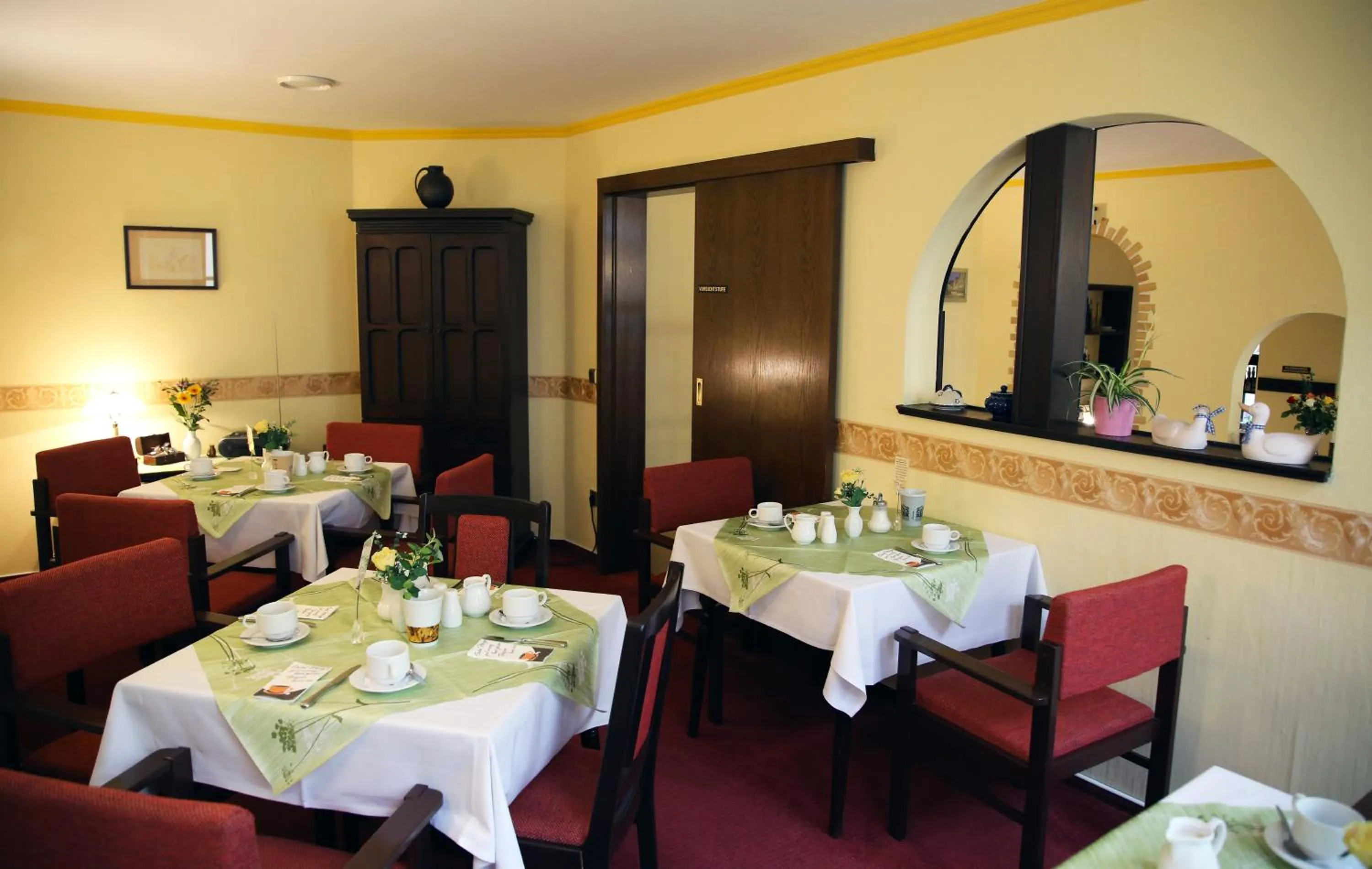 Restaurant/places to eat in Hotel Alt-Connewitz