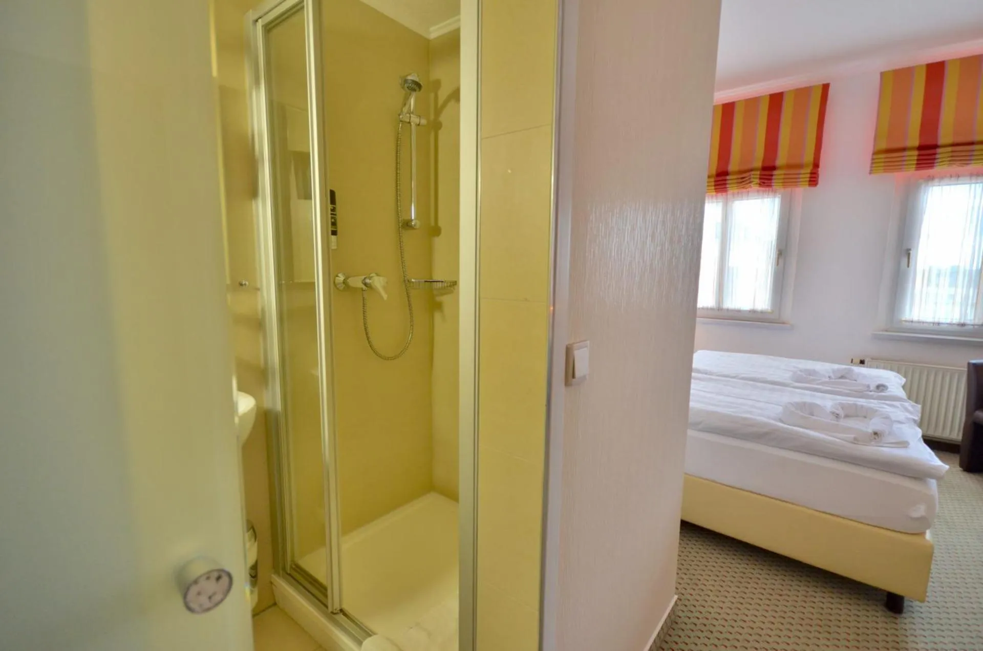 Bed in Hotel Alt-Connewitz