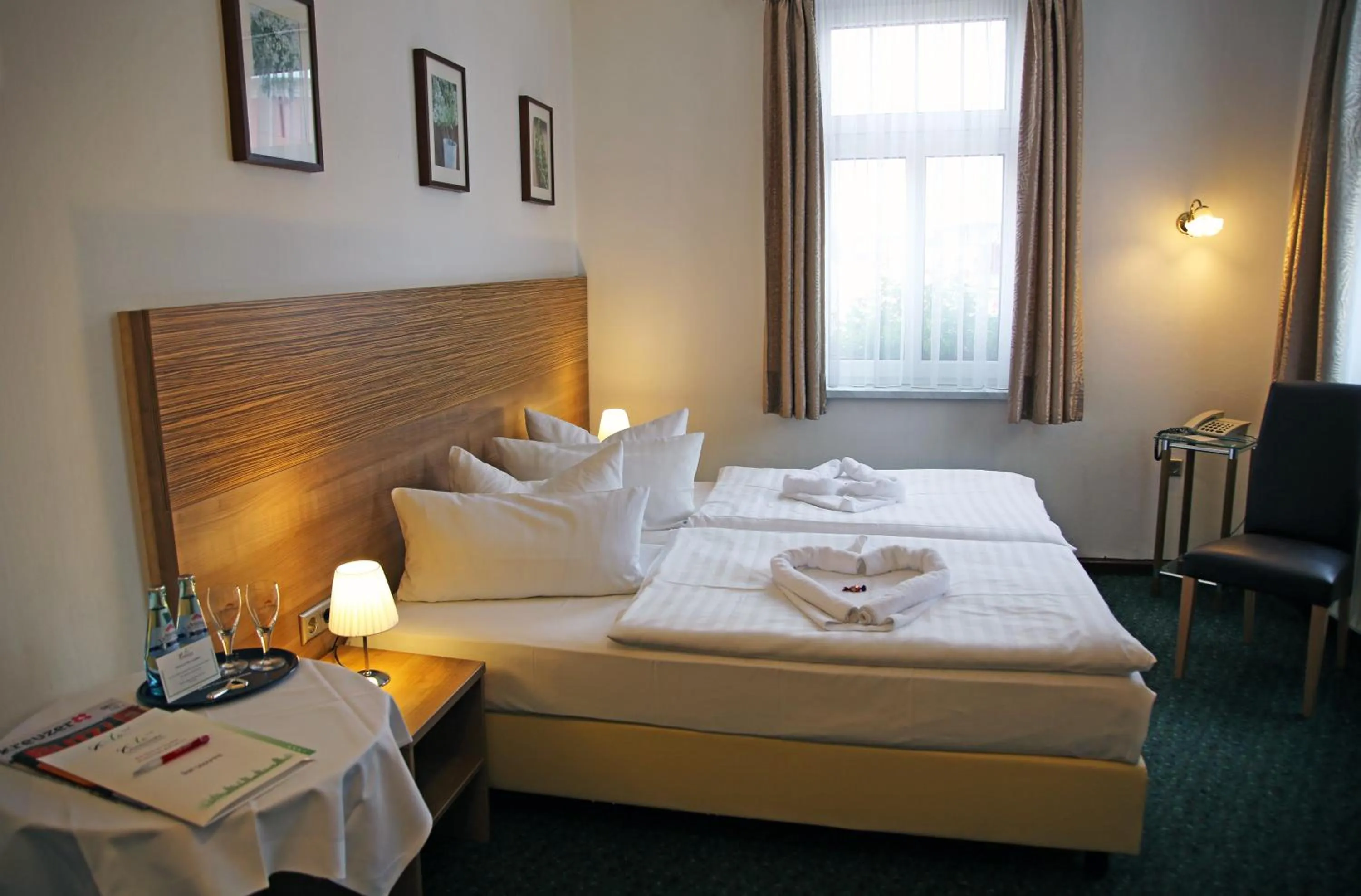 Bed in Hotel Alt-Connewitz