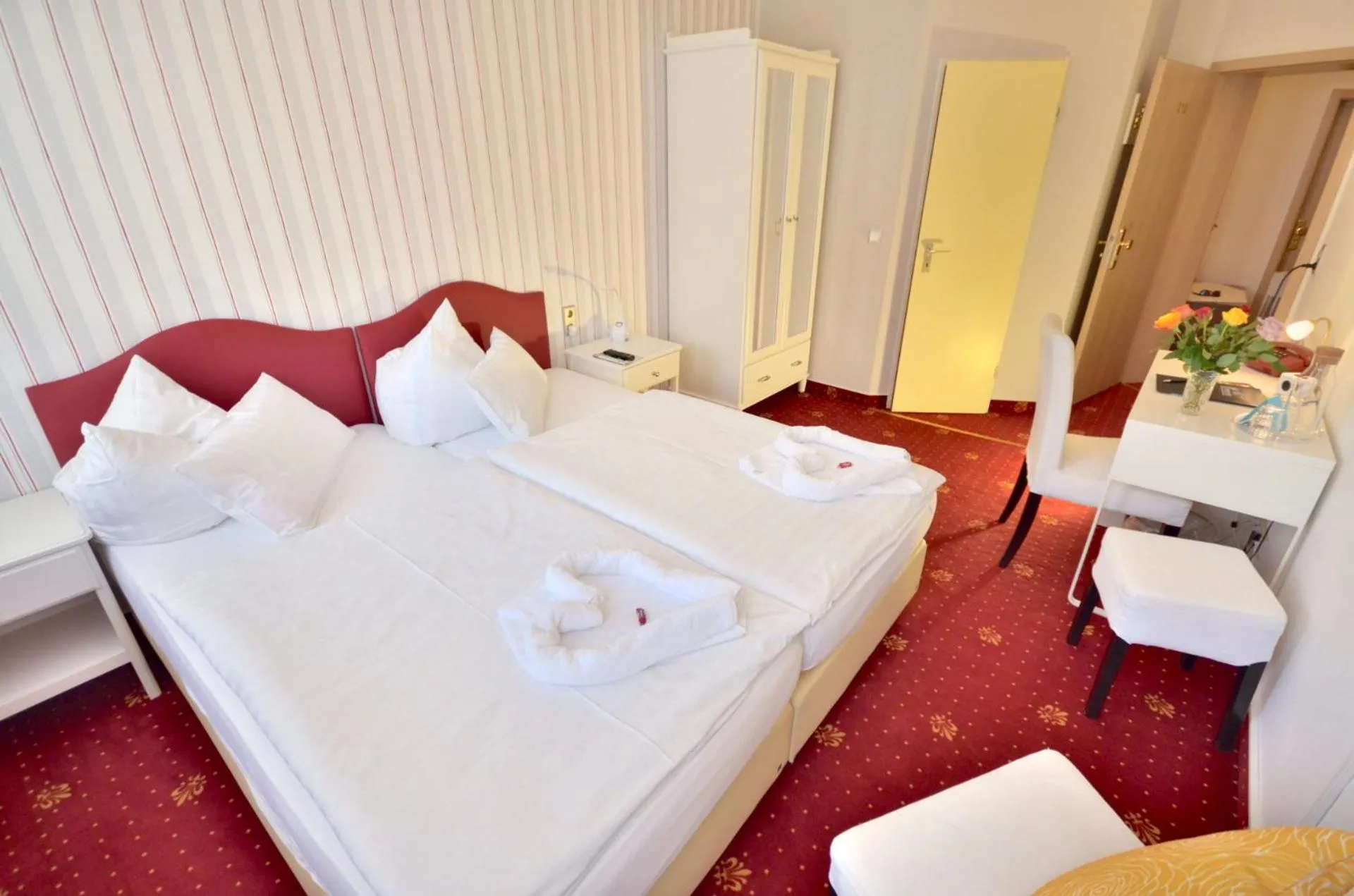 Bed in Hotel Alt-Connewitz