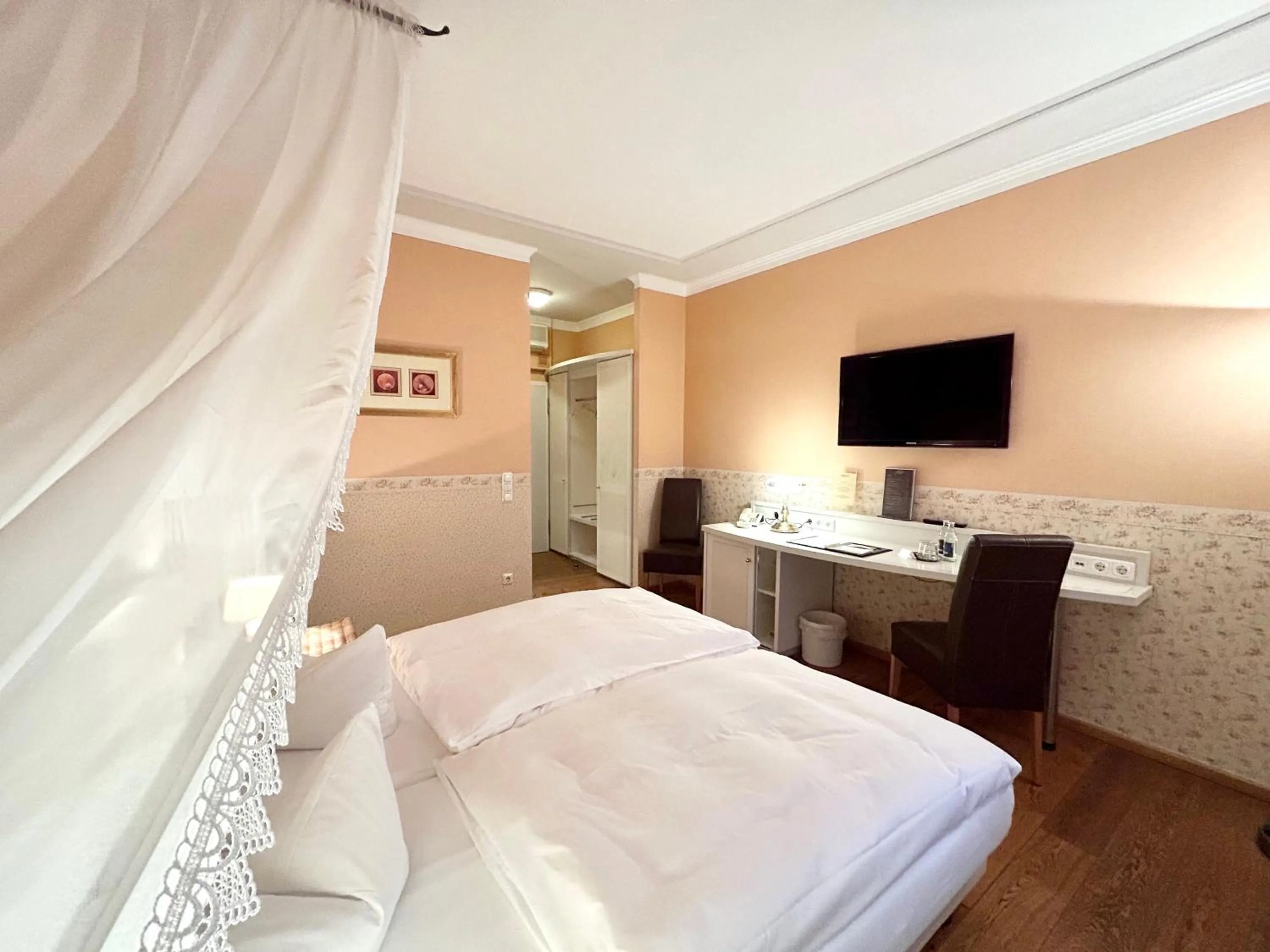 Bed in Hotel Seehof Leipzig