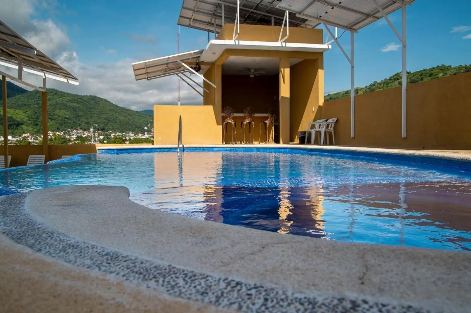 Swimming pool in Fabuloso Hotel Las Vegas