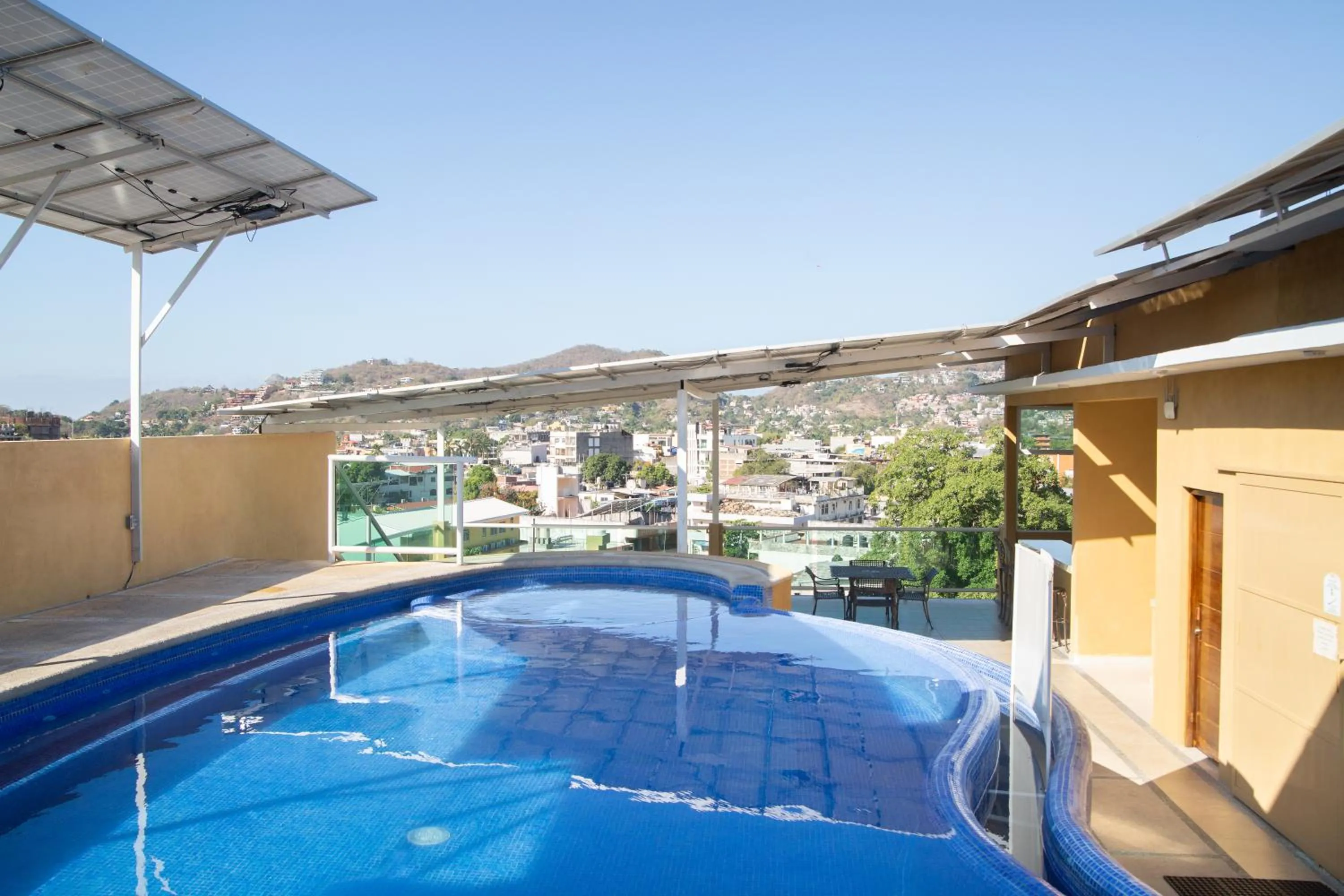 Swimming pool in Fabuloso Hotel Las Vegas