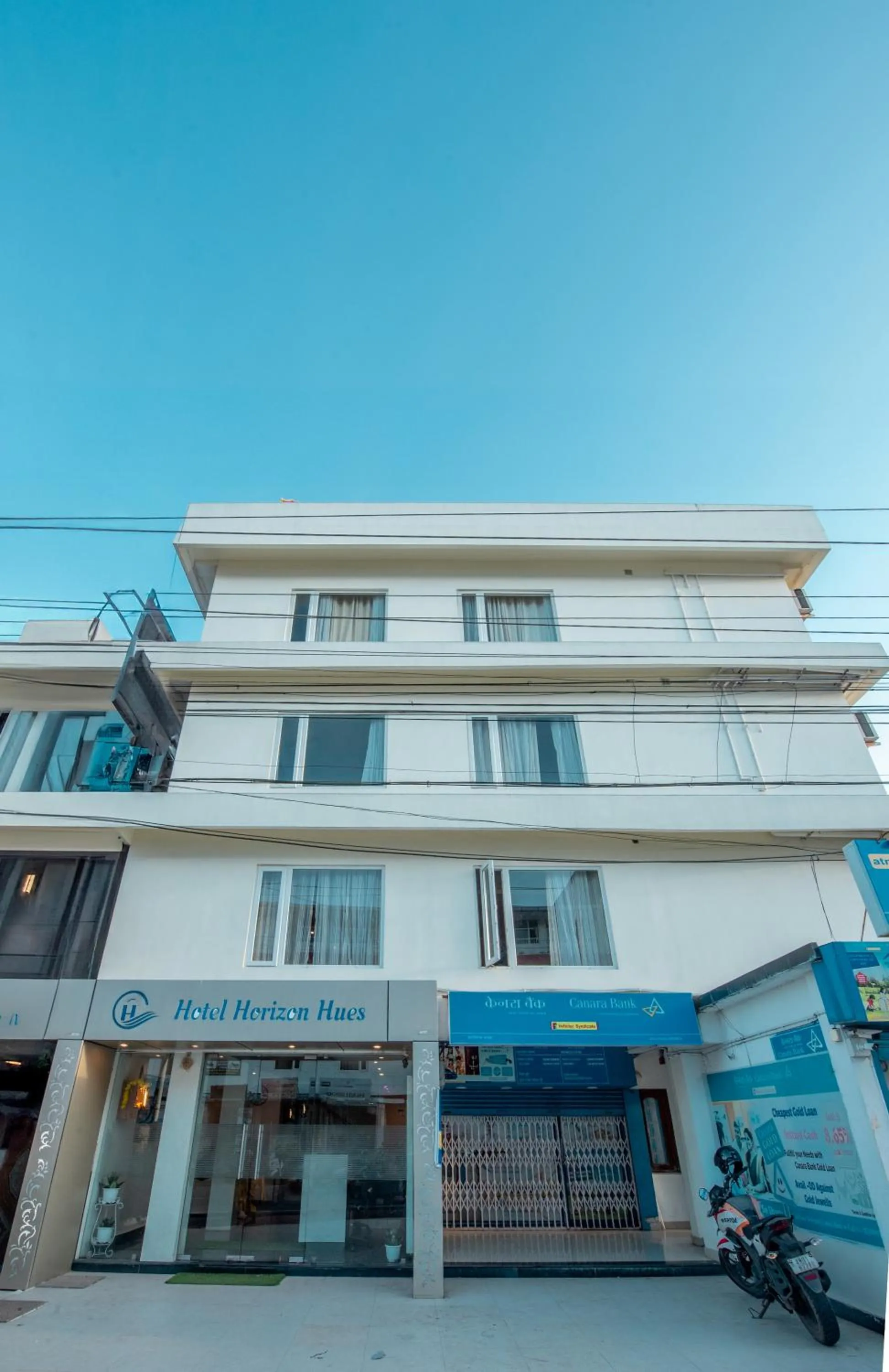 Property building in Hotel Horizon Hues