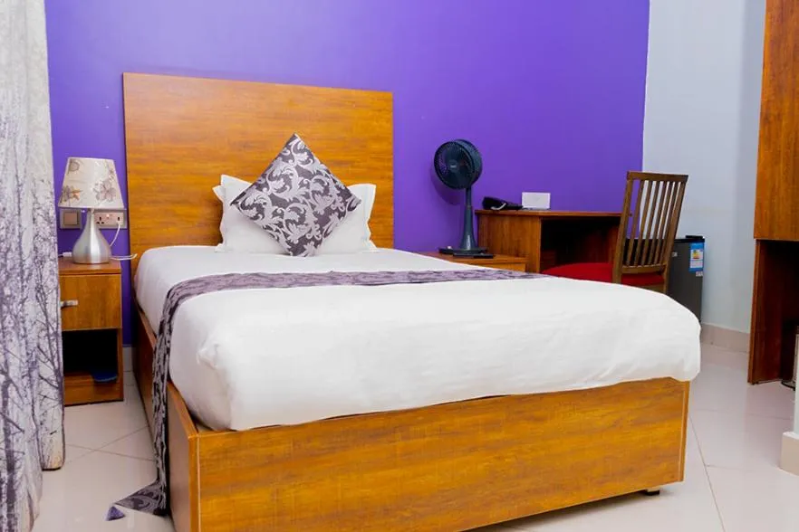 Bed in SamWeb Bed and Breakfast