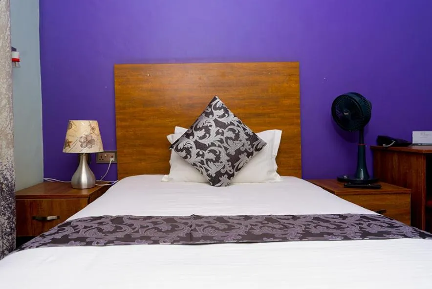 Bed in SamWeb Bed and Breakfast