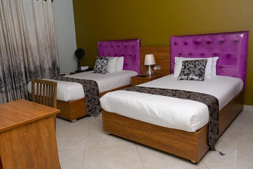 Bed in SamWeb Bed and Breakfast