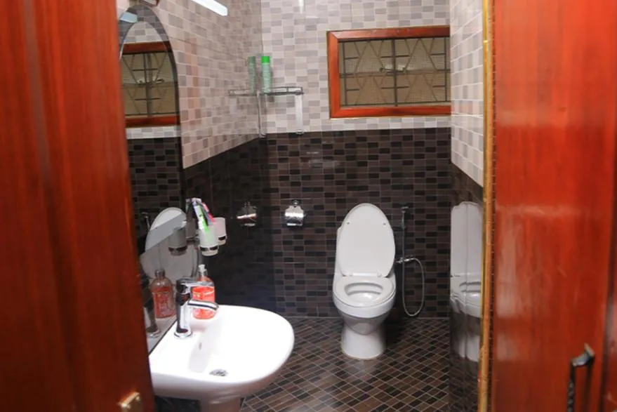 Shower in SamWeb Bed and Breakfast