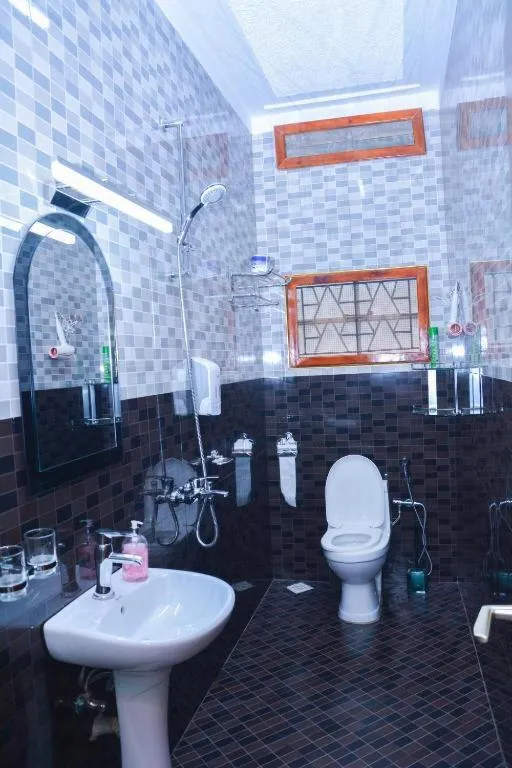 Shower in SamWeb Bed and Breakfast