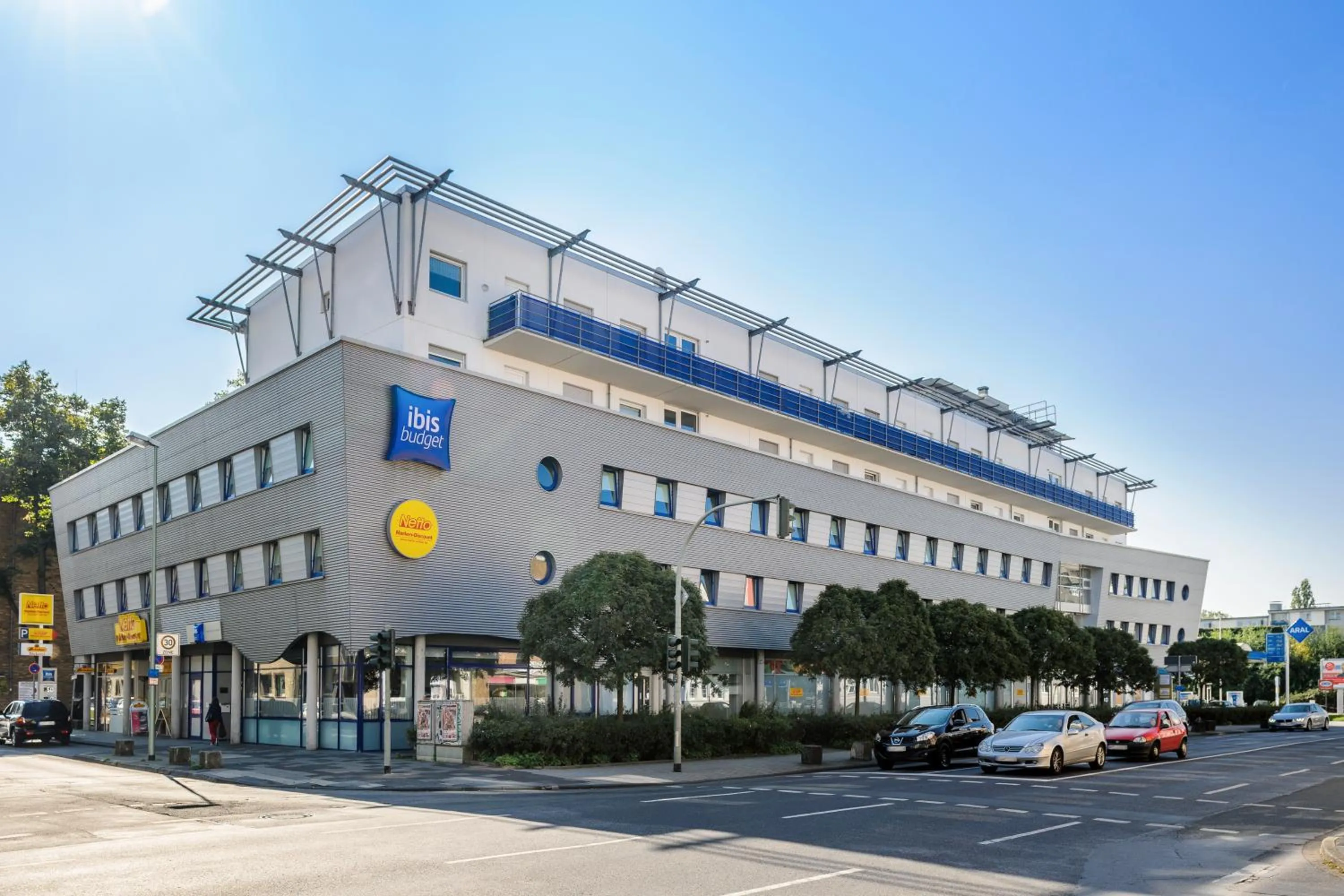 Facade/entrance in ibis budget Duisburg City am Innenhafen