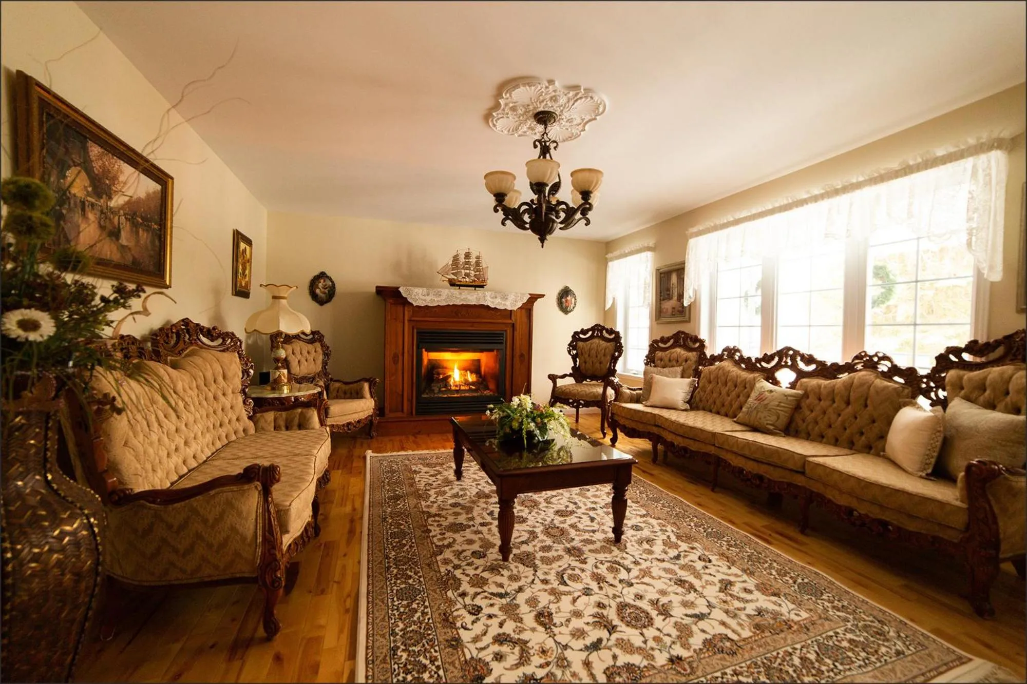 Communal lounge/ TV room, Seating Area in Au coeur de Saint-Sauveur