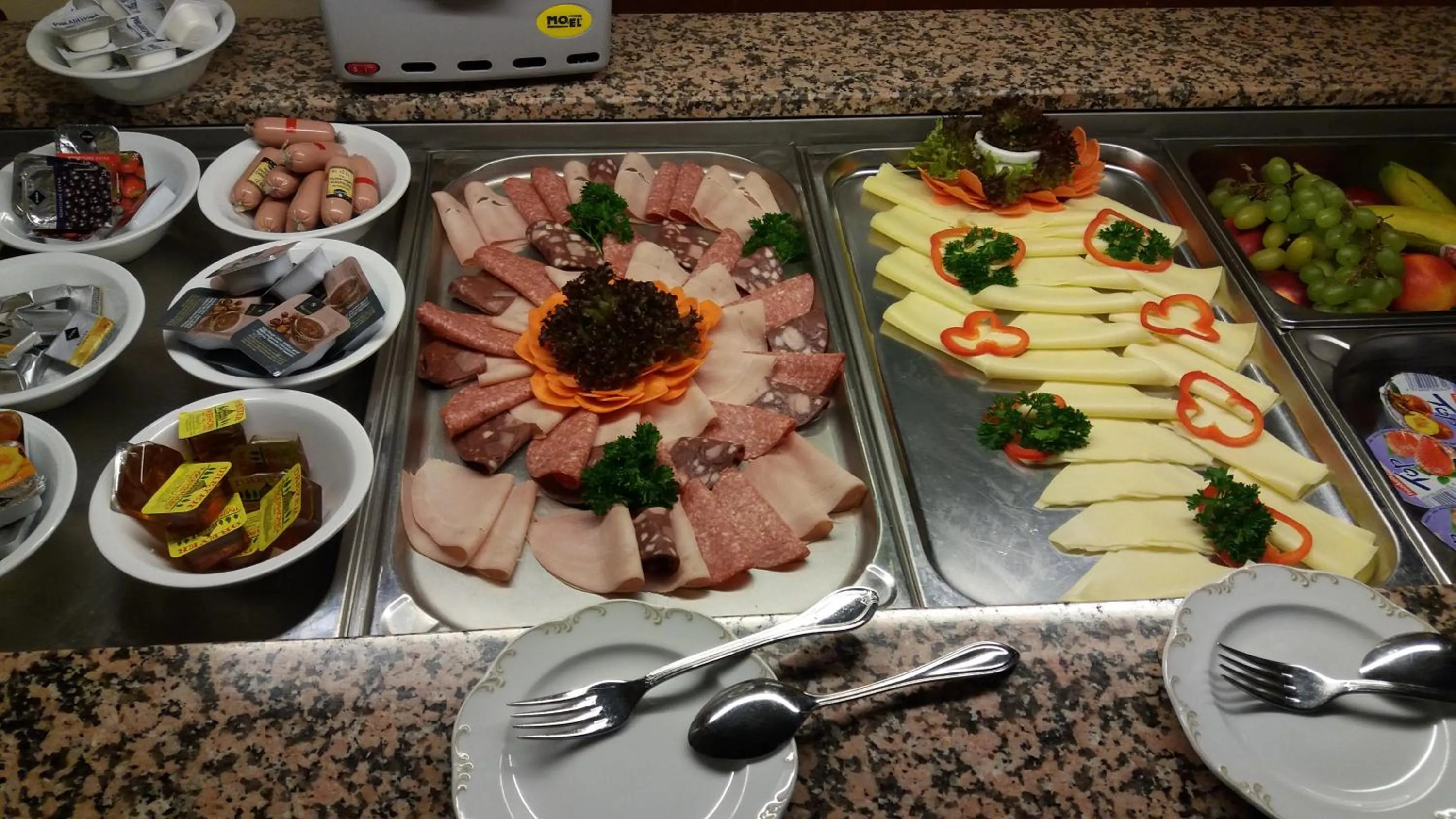 Buffet breakfast in Hotel zur Post Kleve