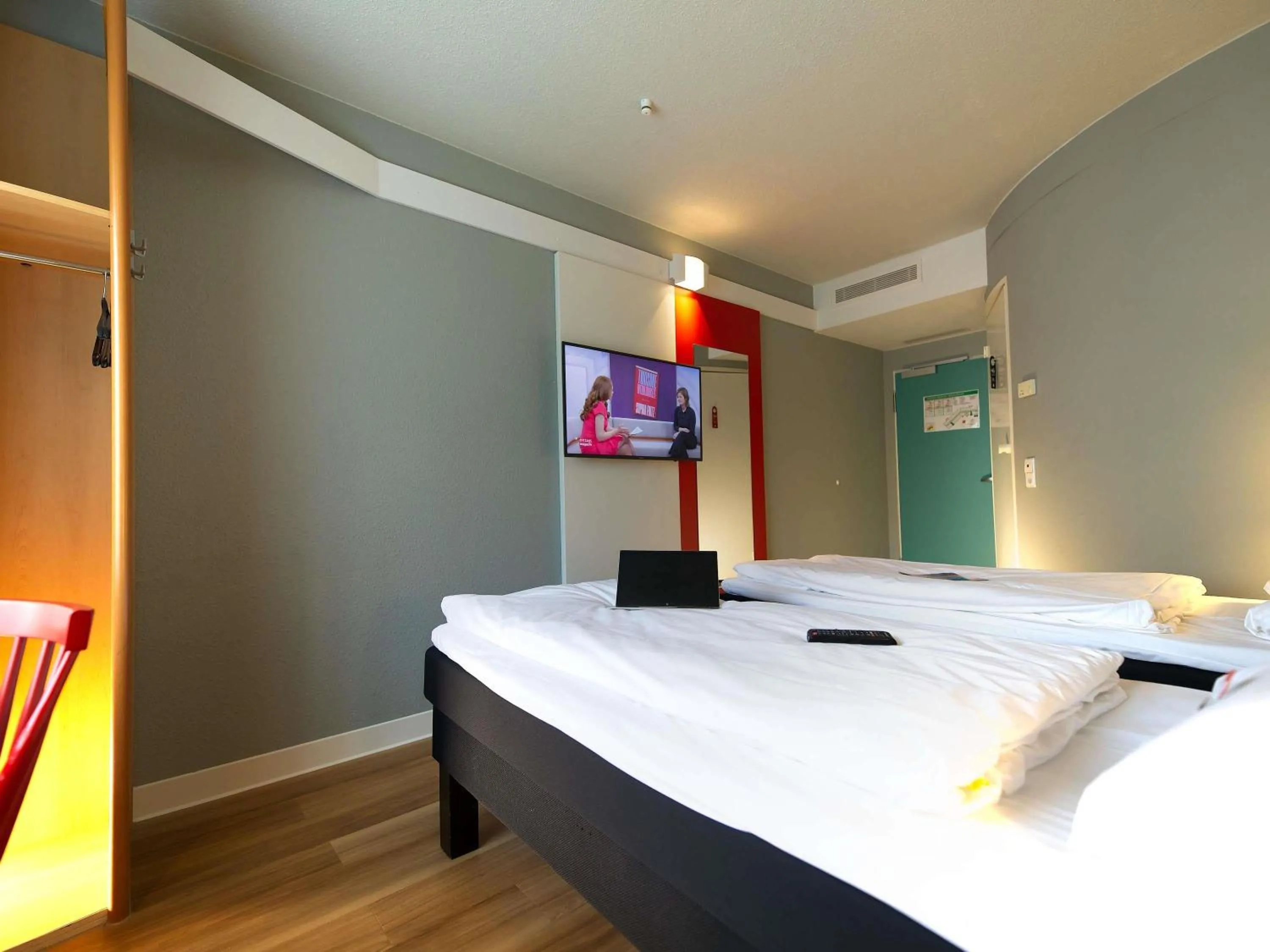 Bedroom, Bed in ibis Köln Messe