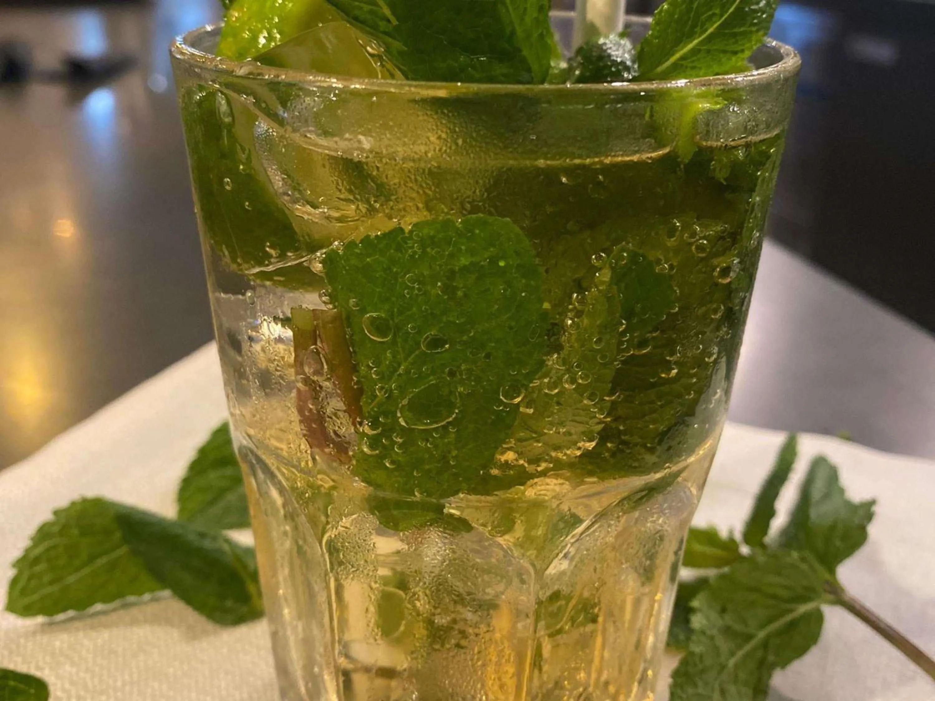 Lounge or bar in ibis Köln Messe