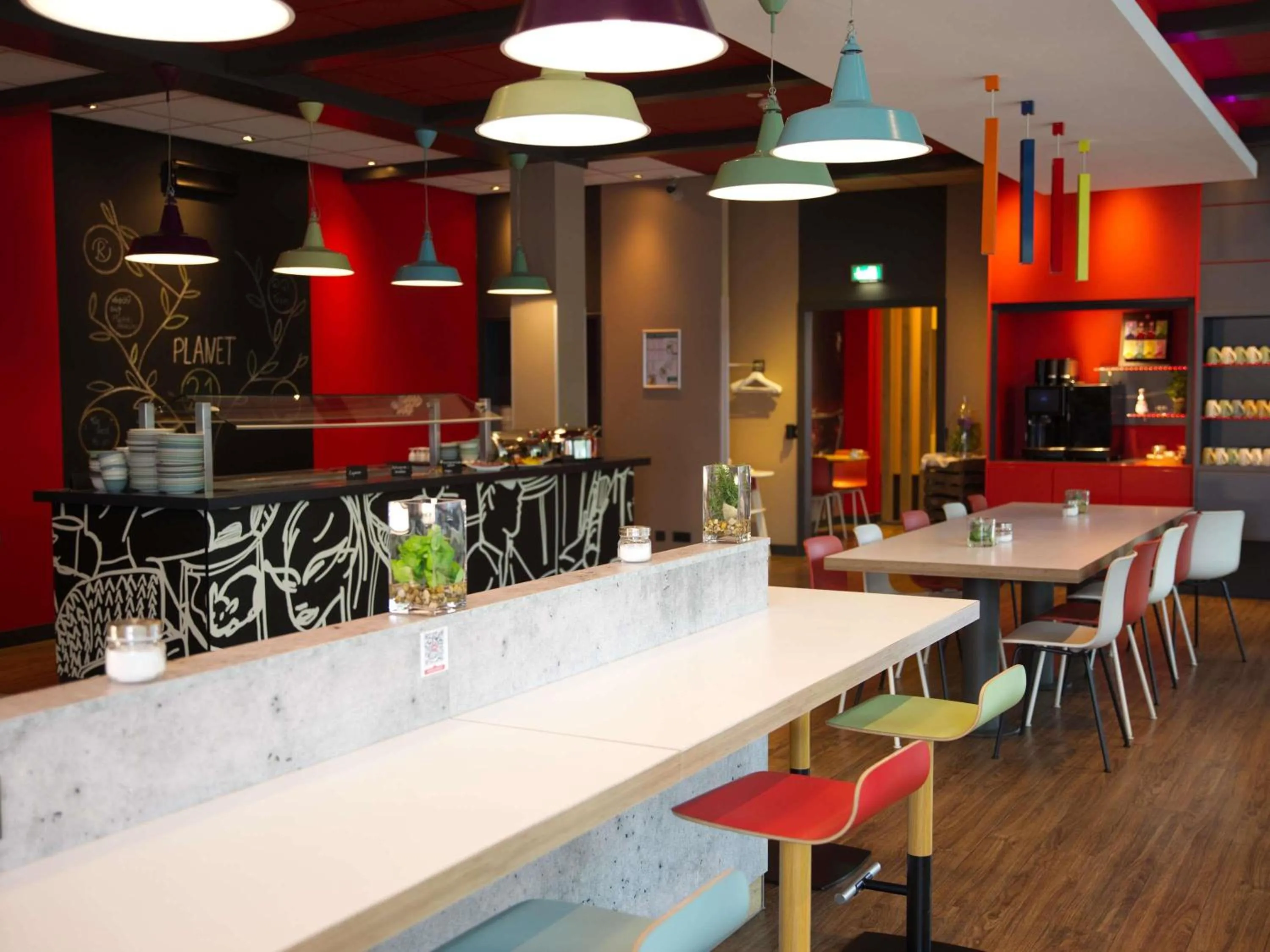 Lounge or bar in ibis Köln Messe