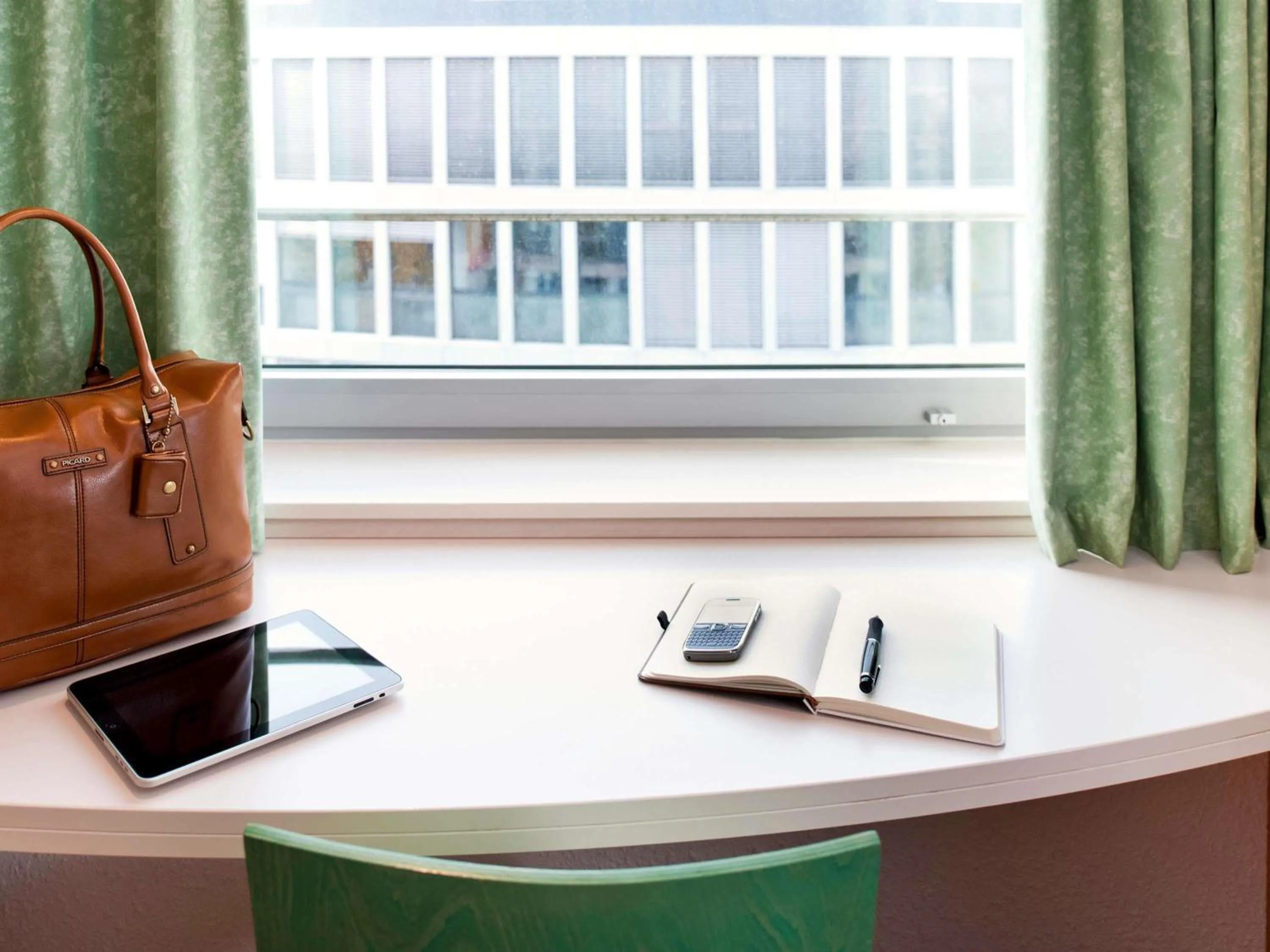 Bedroom in ibis Köln Messe