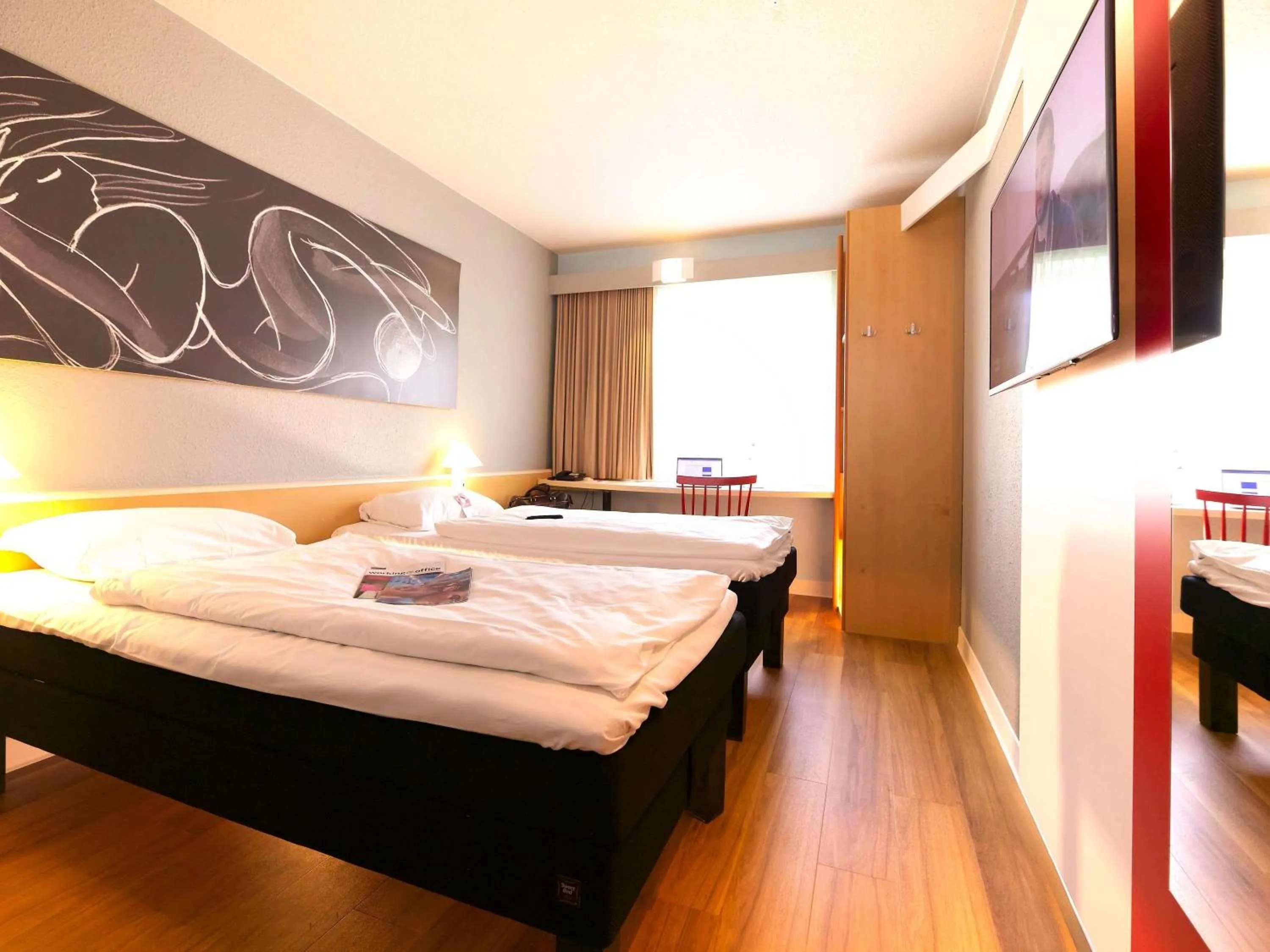 Bedroom, Bed in ibis Köln Messe