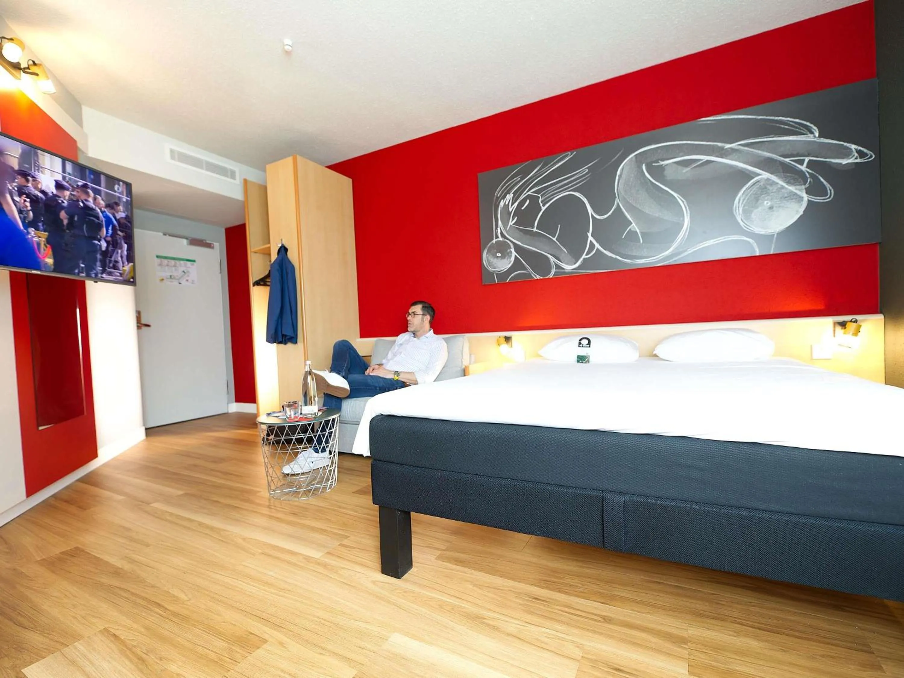 Bedroom, Bed in ibis Köln Messe