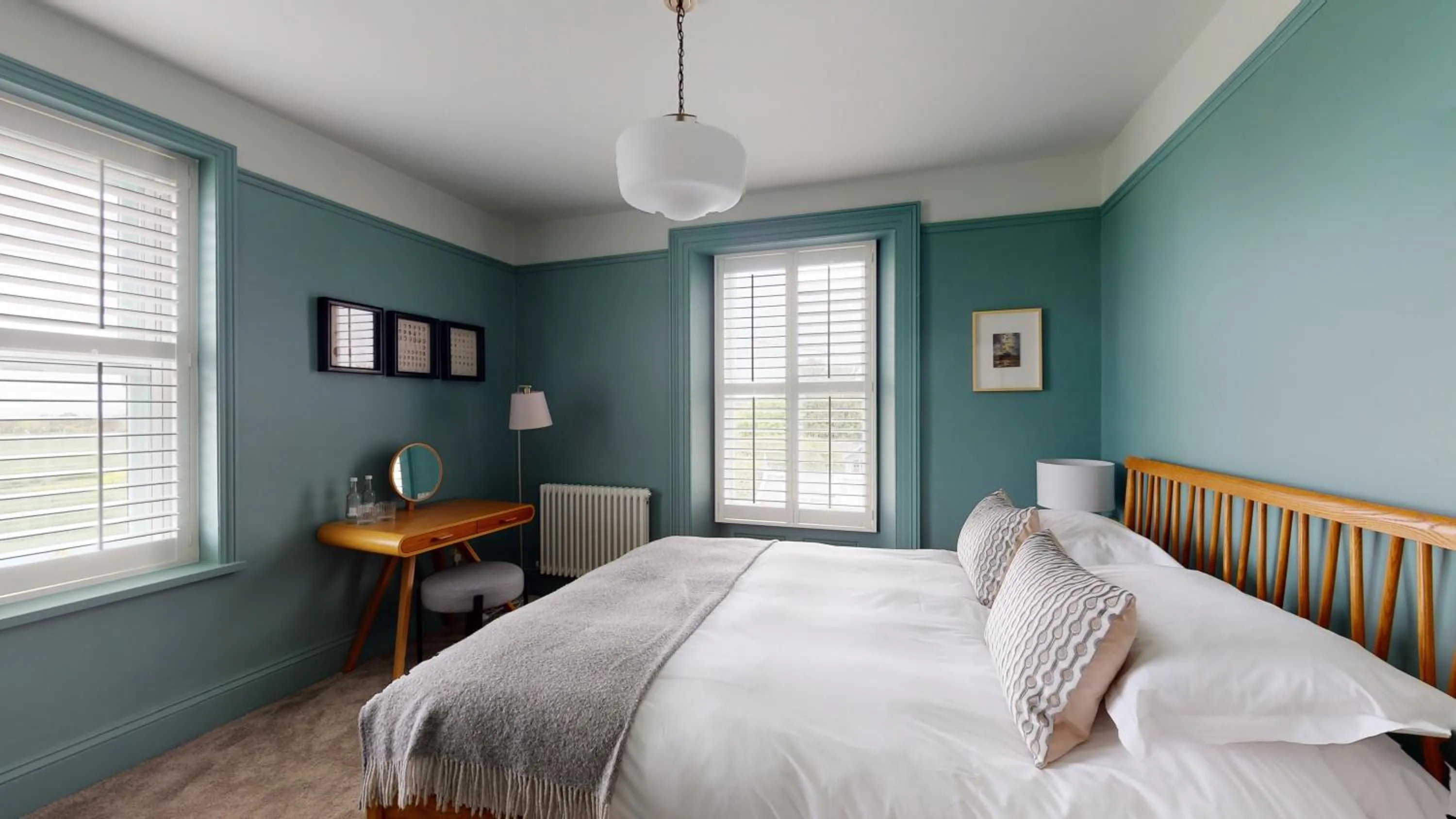 Photo of the whole room, Bed in Titchwell Manor Hotel