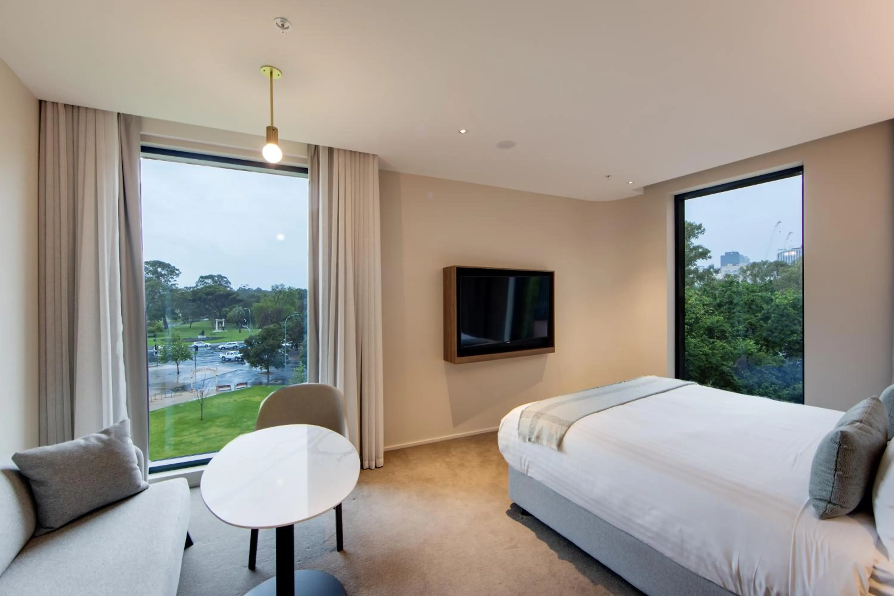 Garden view, Bed in Oval Hotel at Adelaide Oval