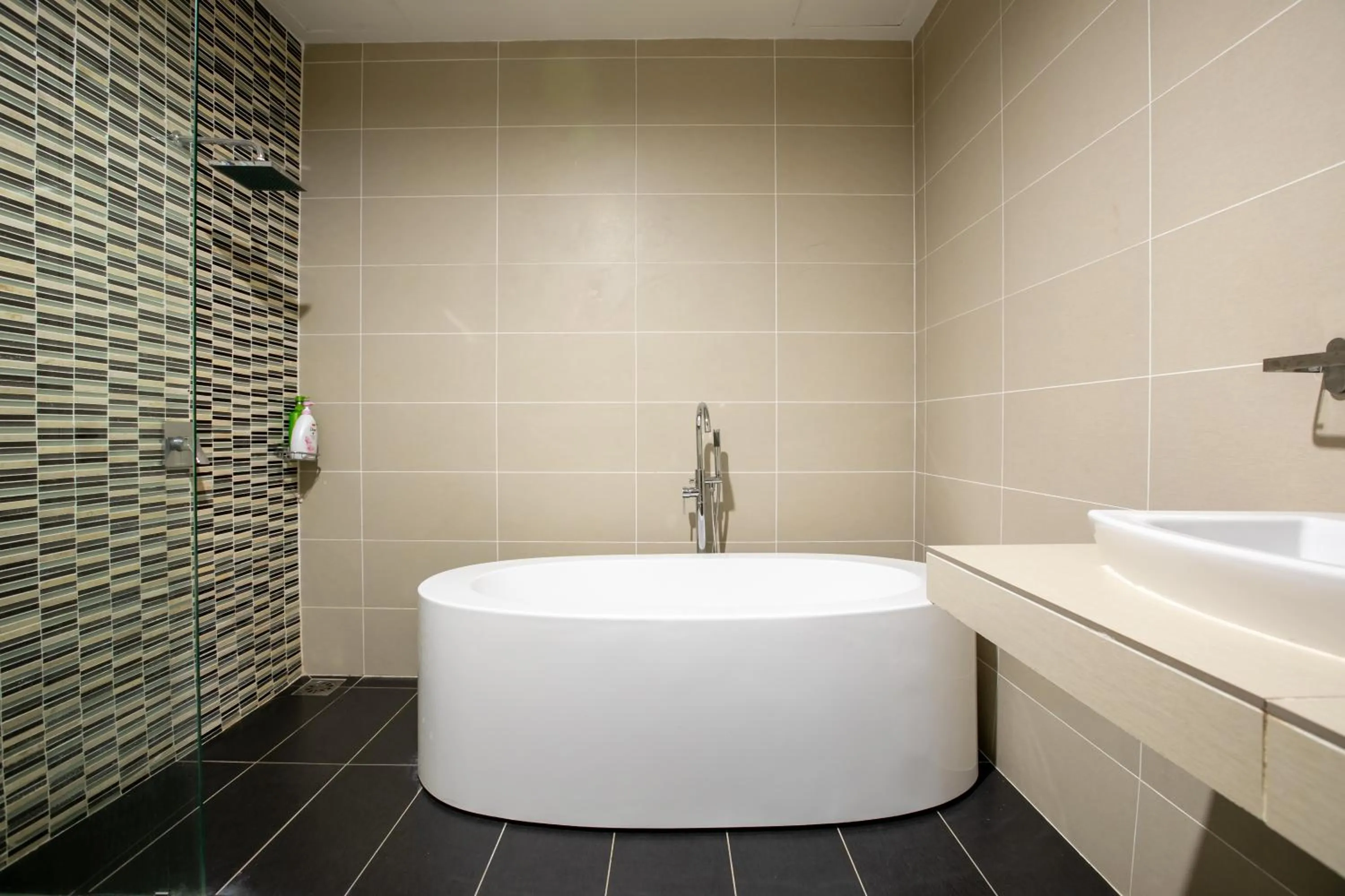 Bathroom in Master Suite@Midhill Genting Highlands (Free Wi-Fi)