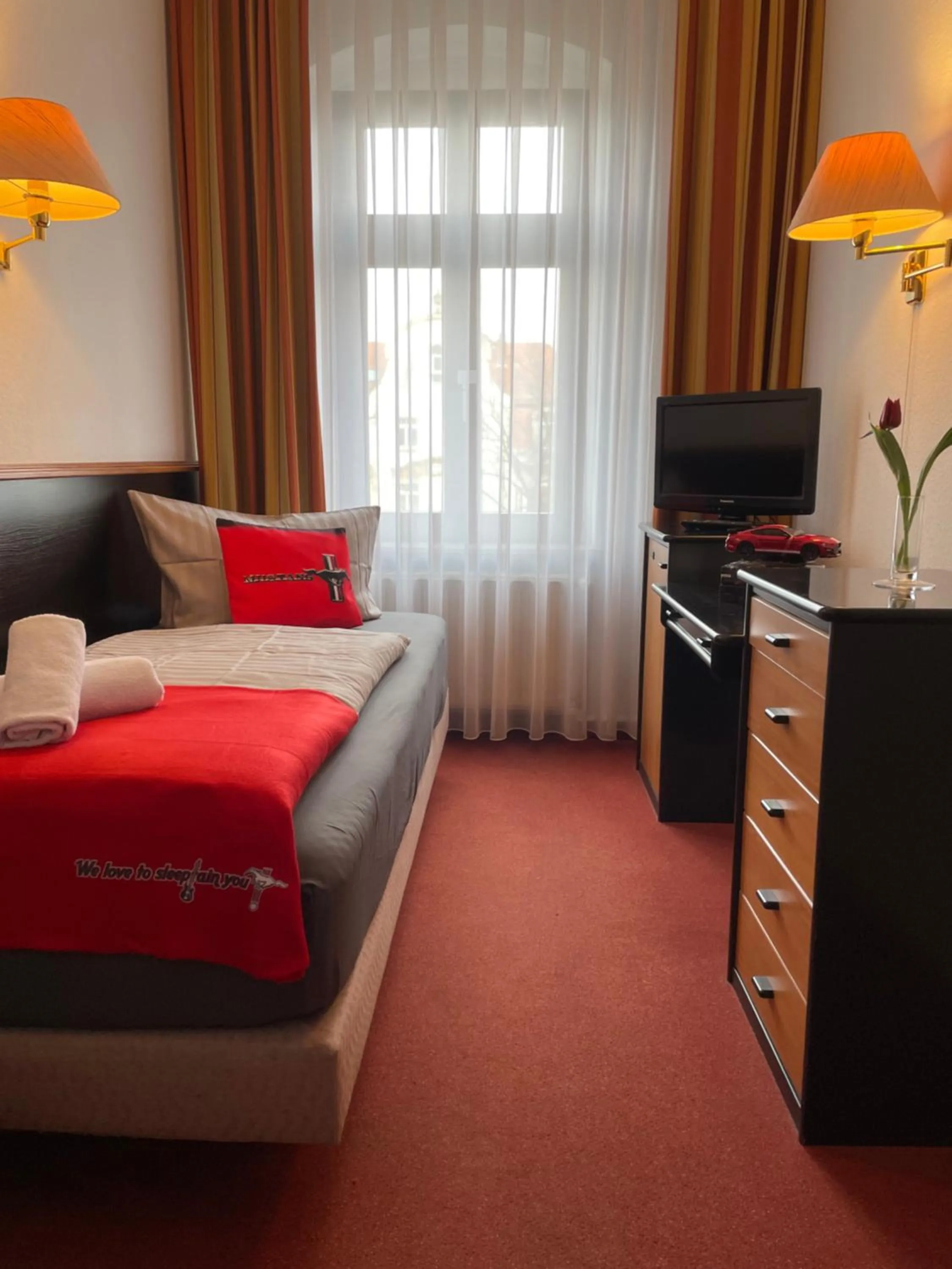 Bed in MUSTANG INN am Großen Garten