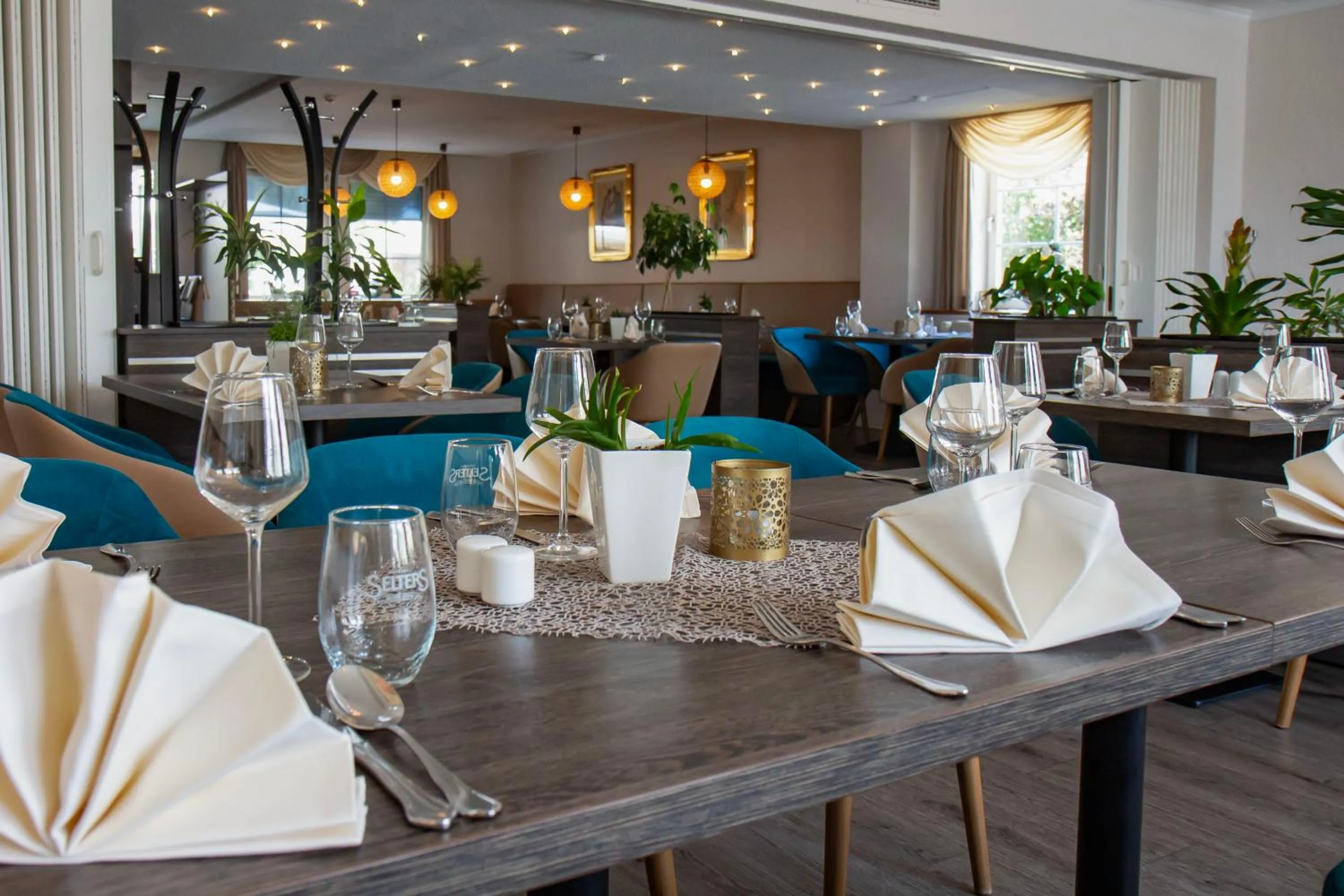 Restaurant/places to eat in Hotel ELBRIVERA Alt Prester