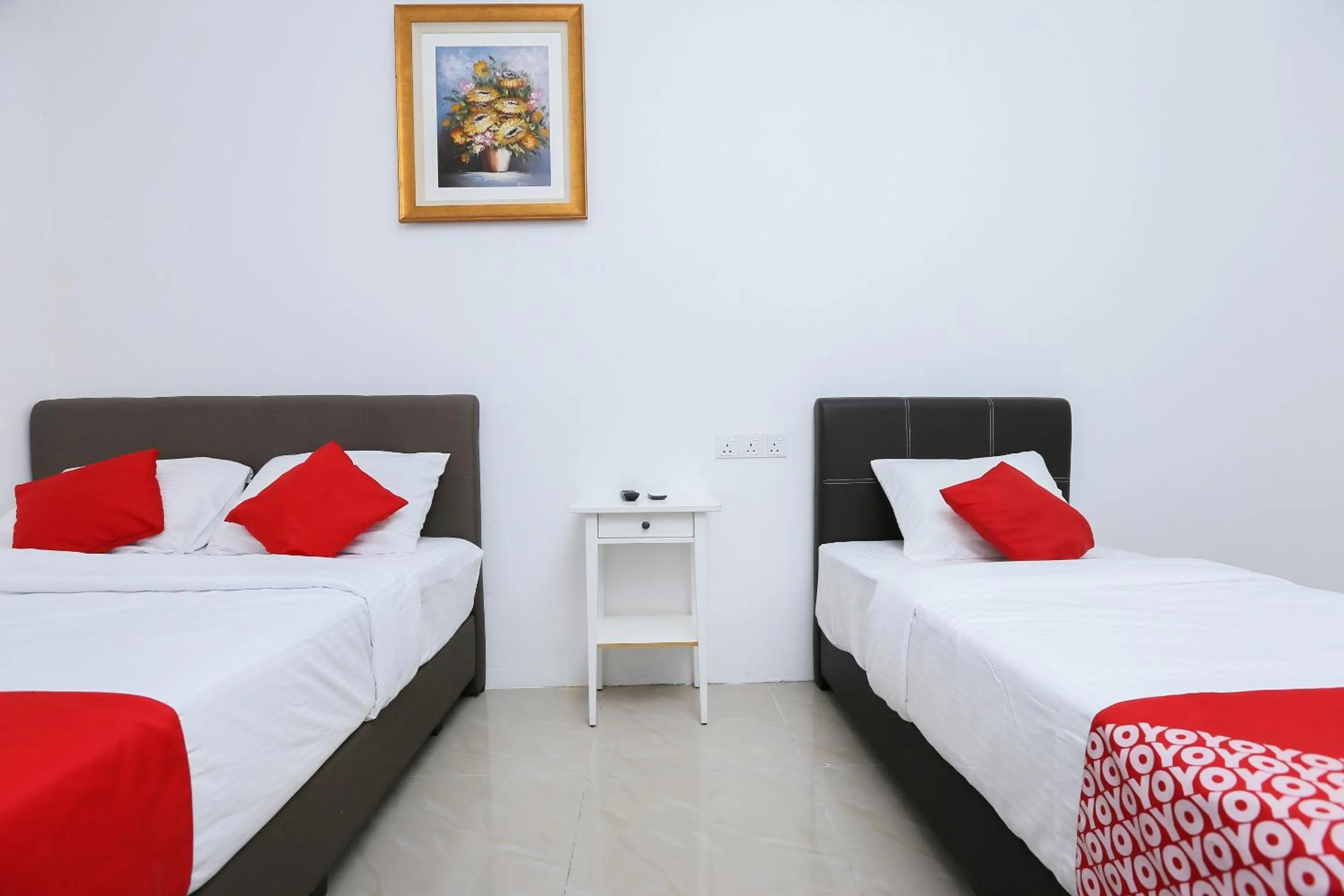 Bedroom, Bed in Hotel O Roselyn Inn