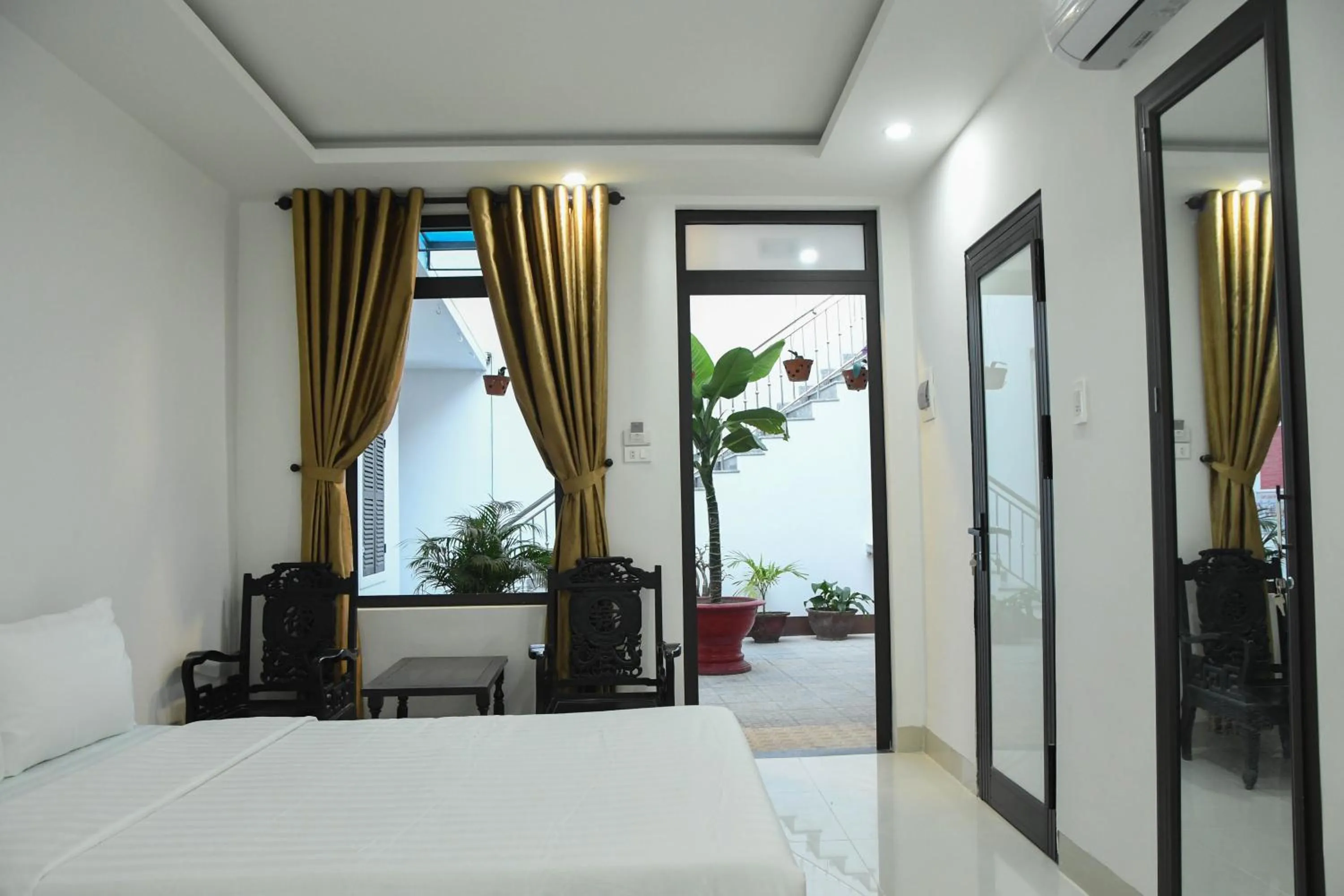 Bed in Asean Garden Homestay Hue