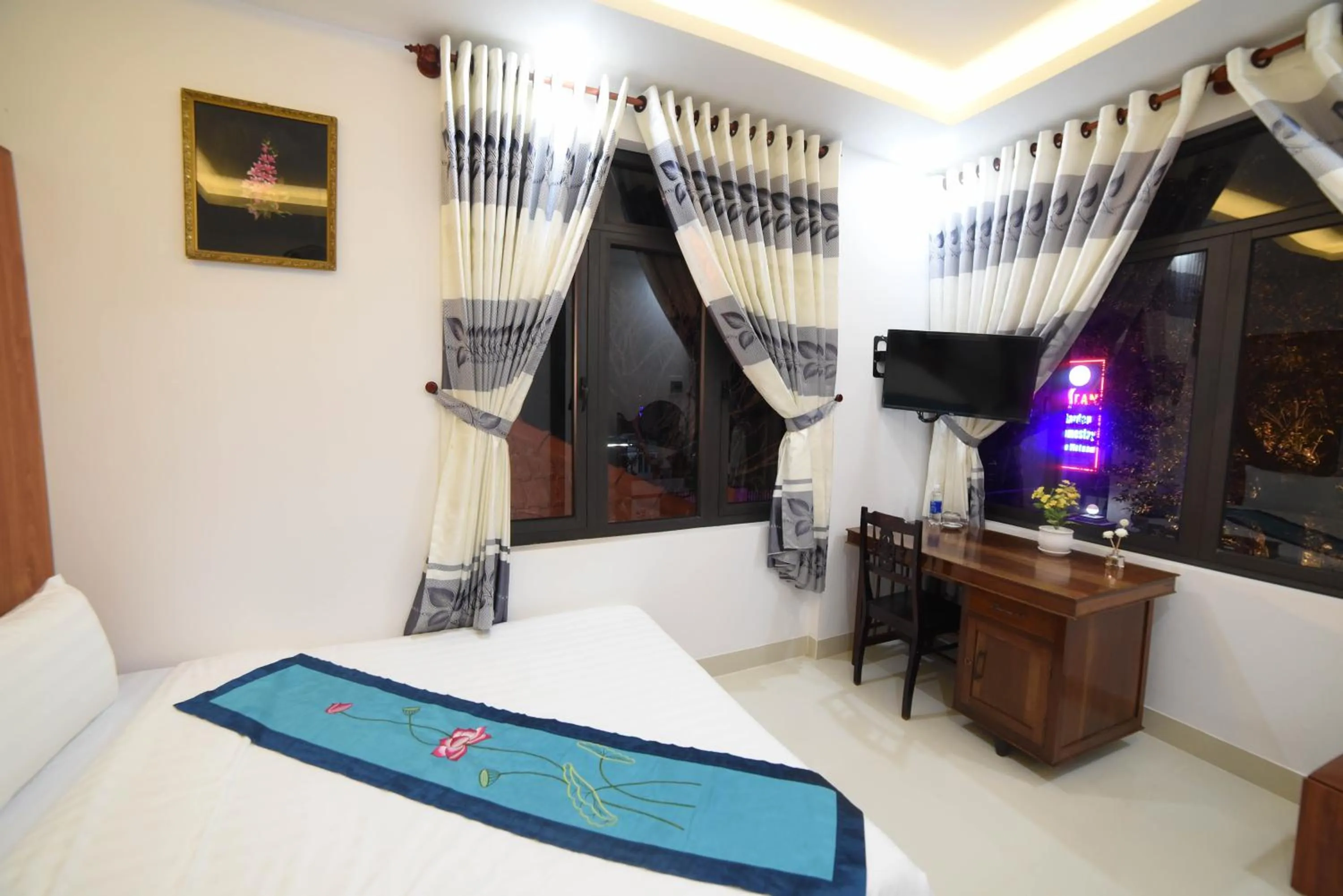 Bed in Asean Garden Homestay Hue