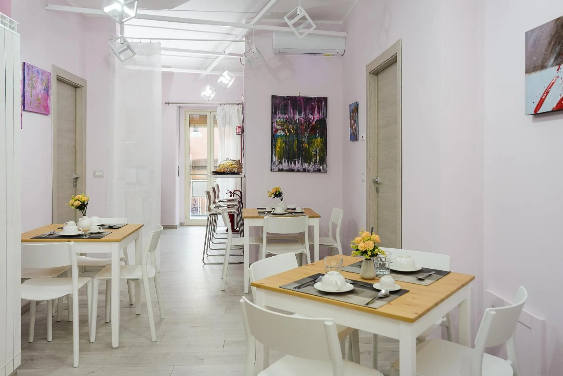 Dining area in Fantastic Dream