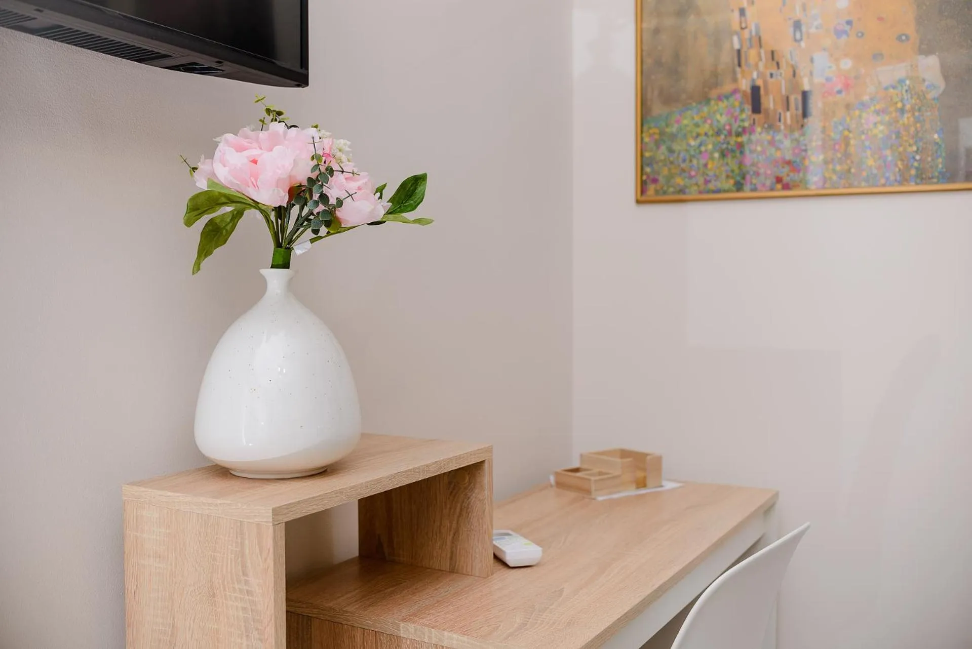 Photo of the whole room in Fantastic Dream