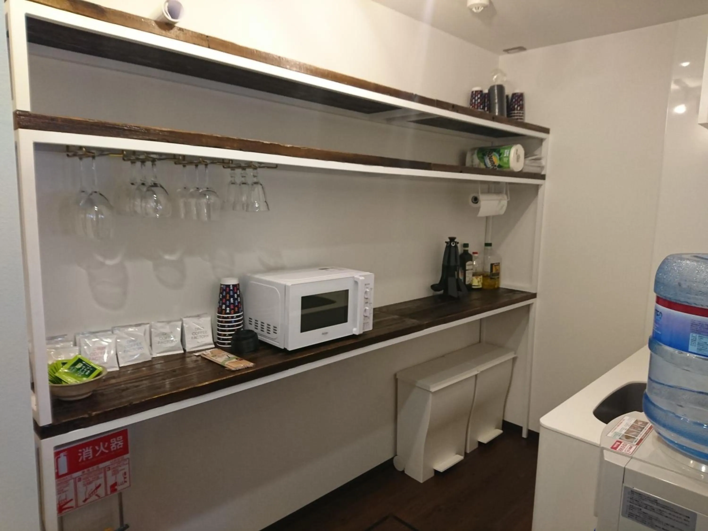 Communal kitchen in Miyajima Shiro