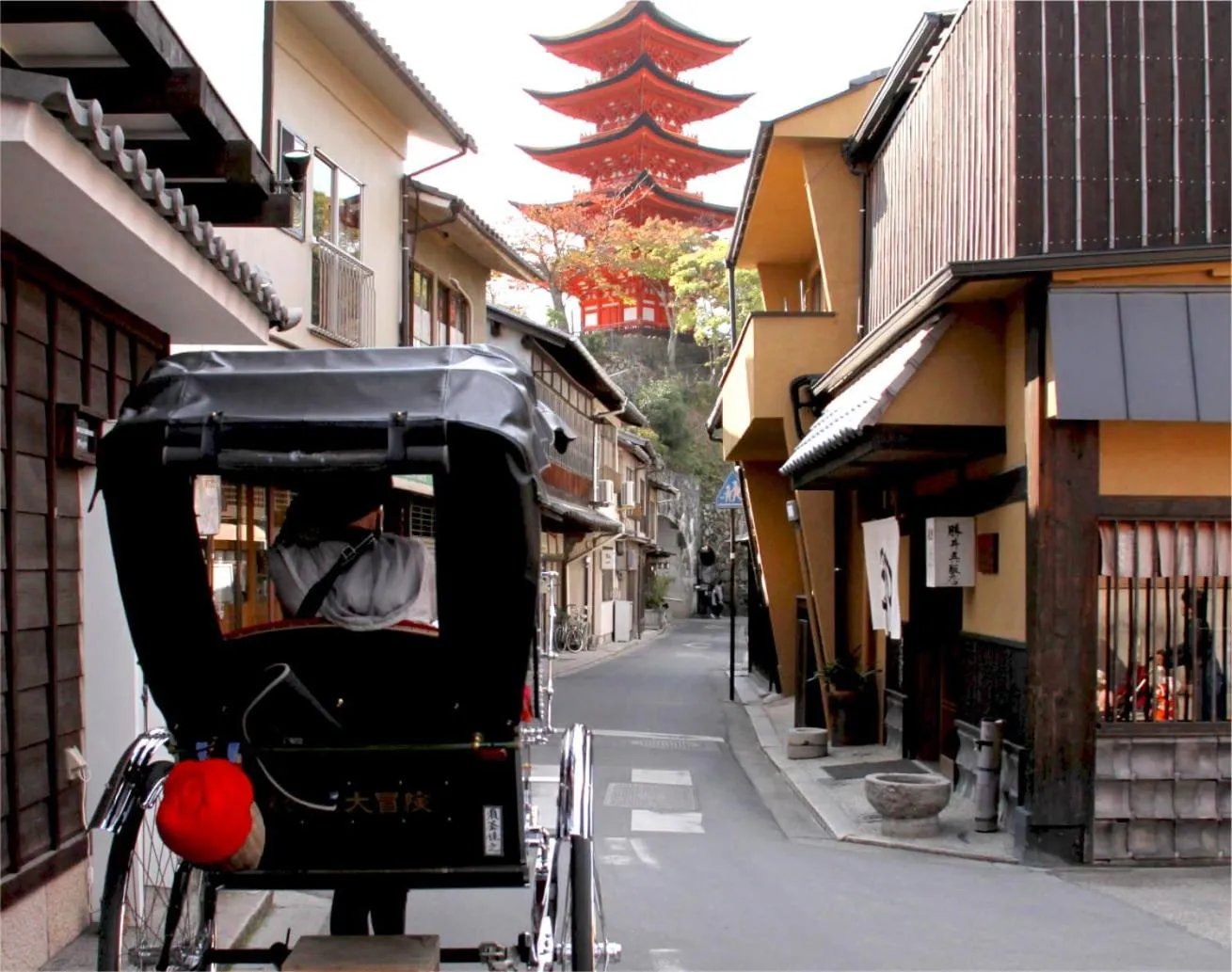 Street view in Miyajima Shiro