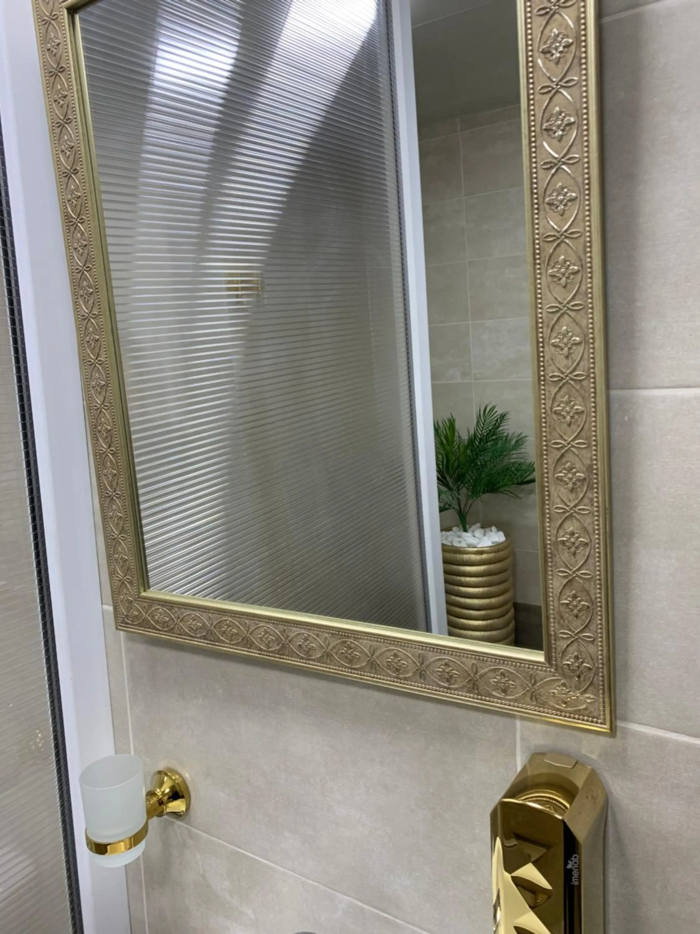 Shower in Santorini Hotel & Hostel