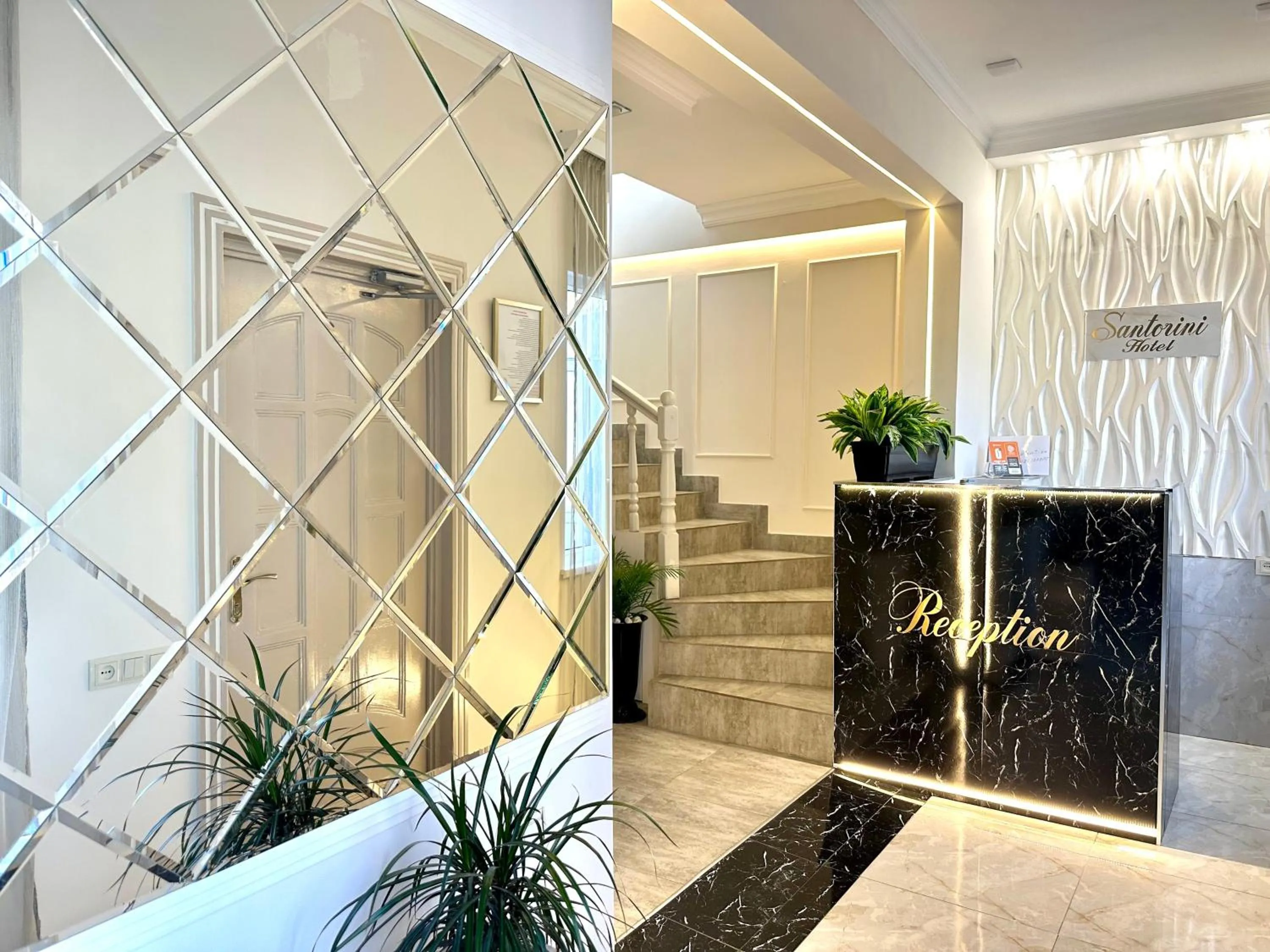 Decorative detail in Santorini Hotel & Hostel