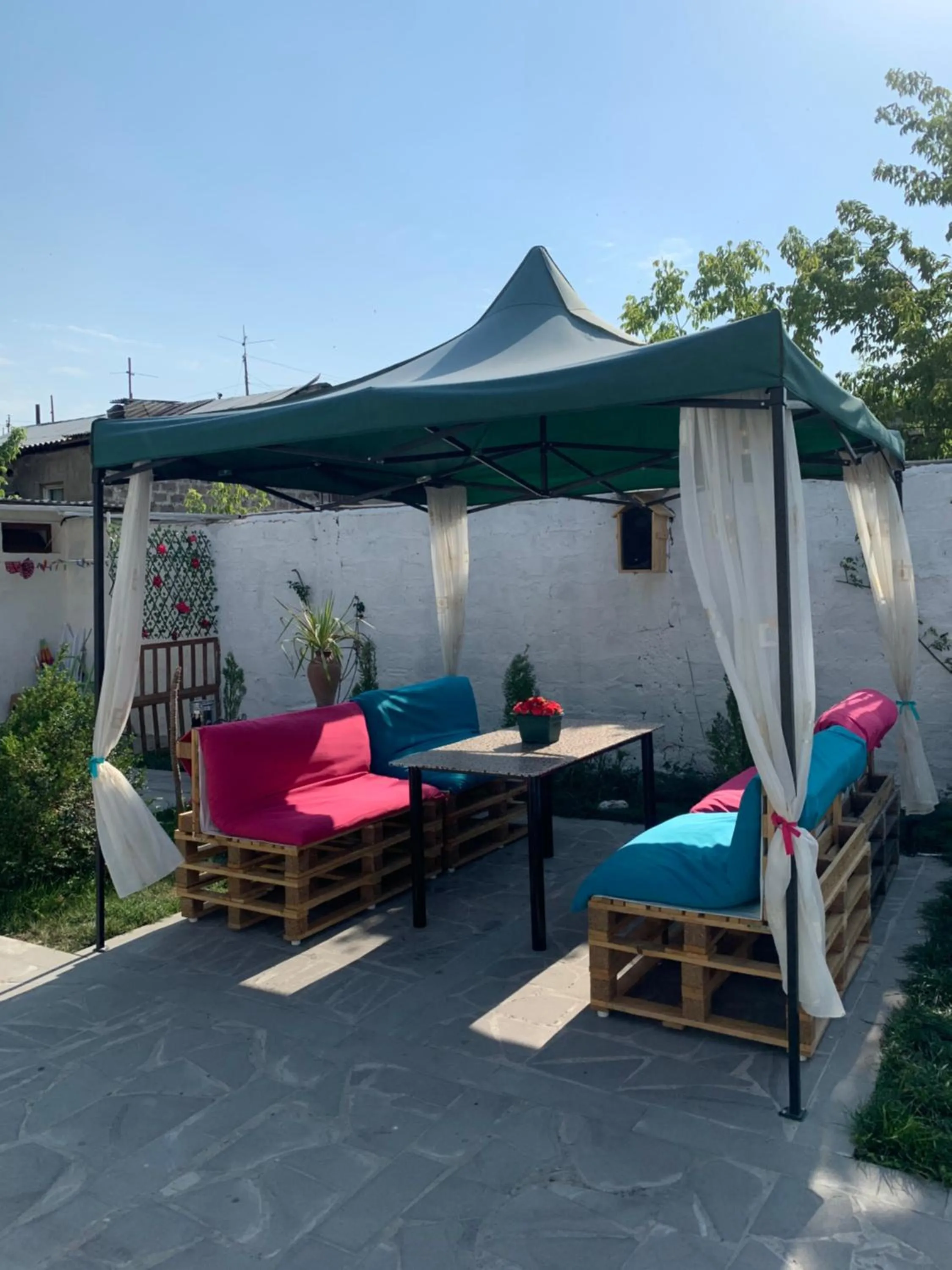 Patio in Santorini Hotel & Hostel