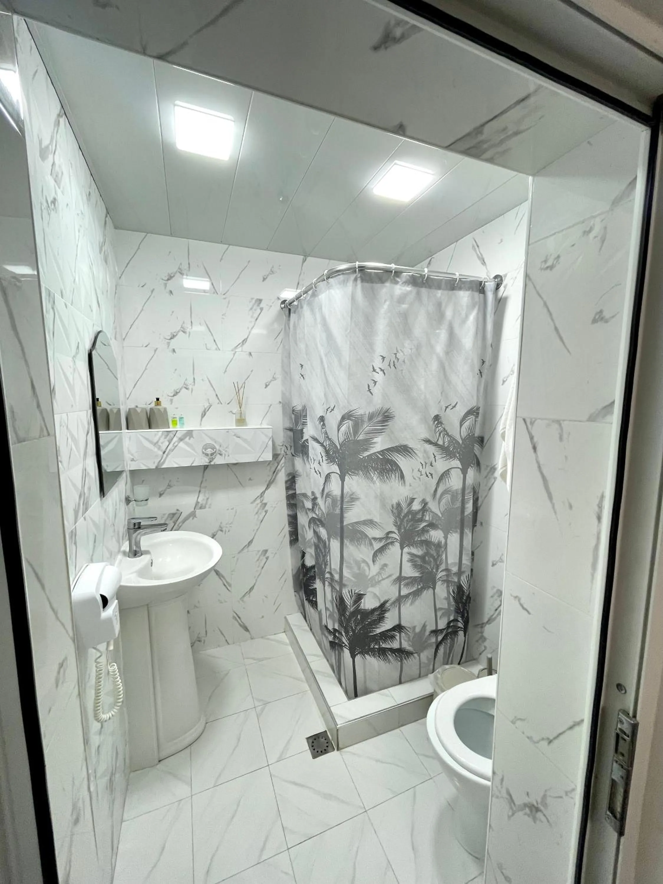 Shower in Santorini Hotel & Hostel