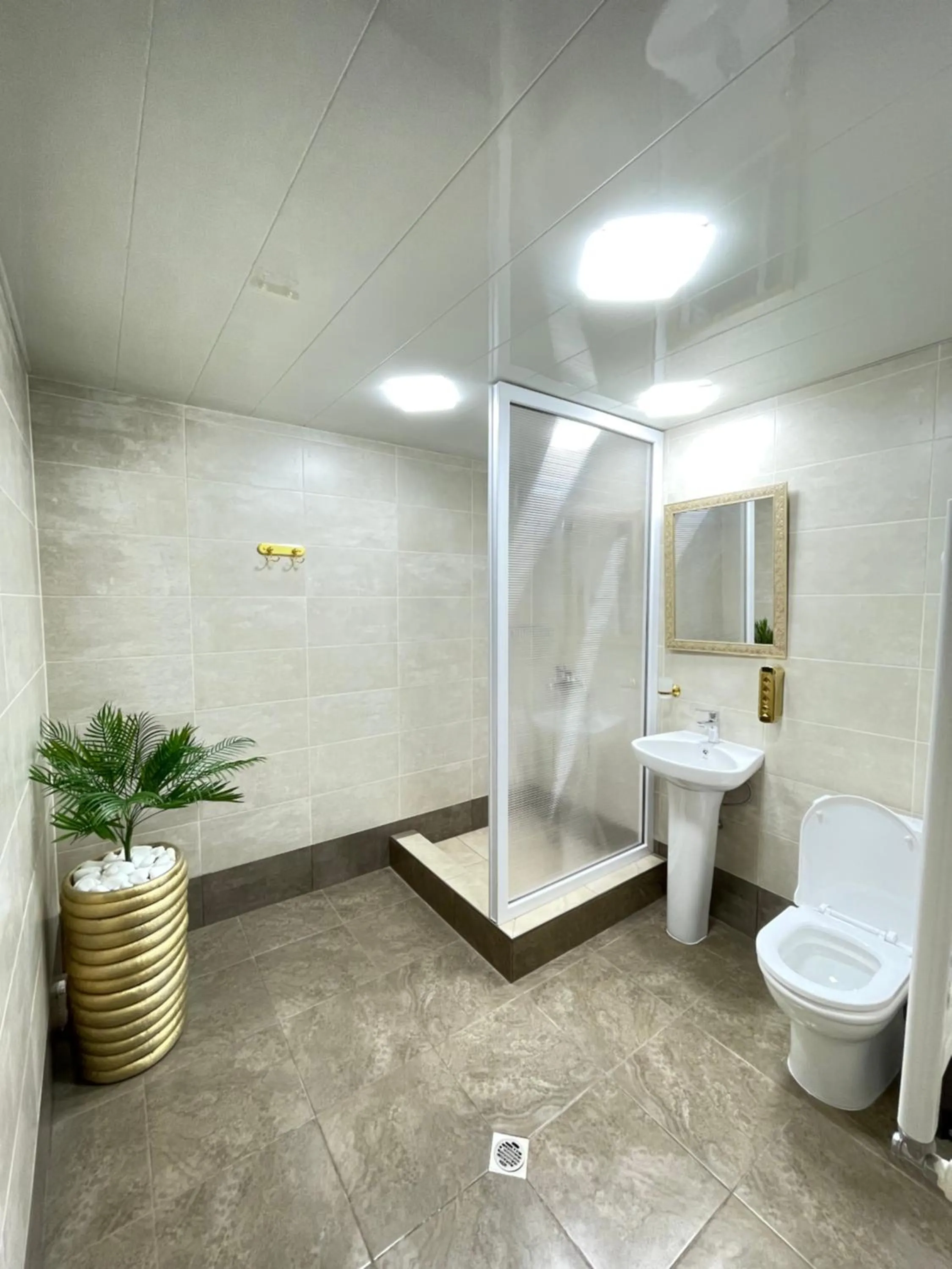 Toilet in Santorini Hotel & Hostel