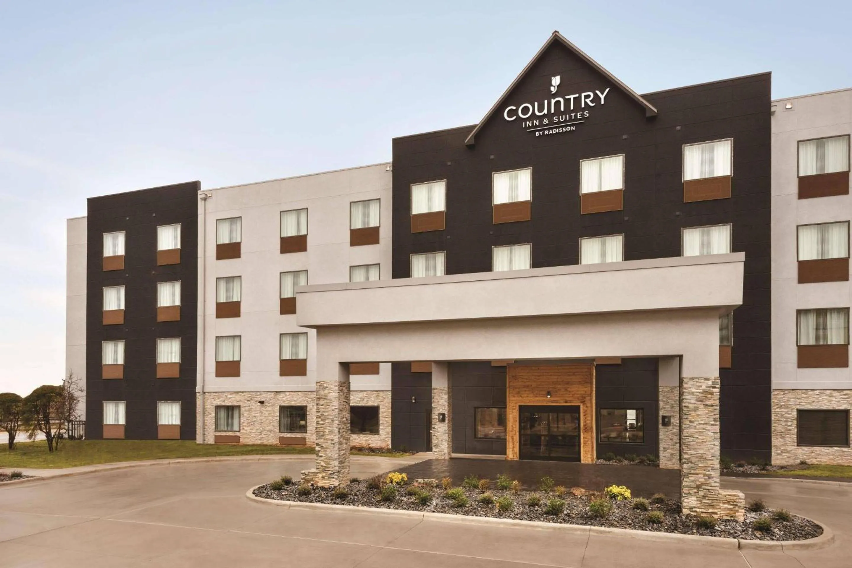 Property building in Country Inn & Suites by Radisson, Oklahoma City - Bricktown, OK