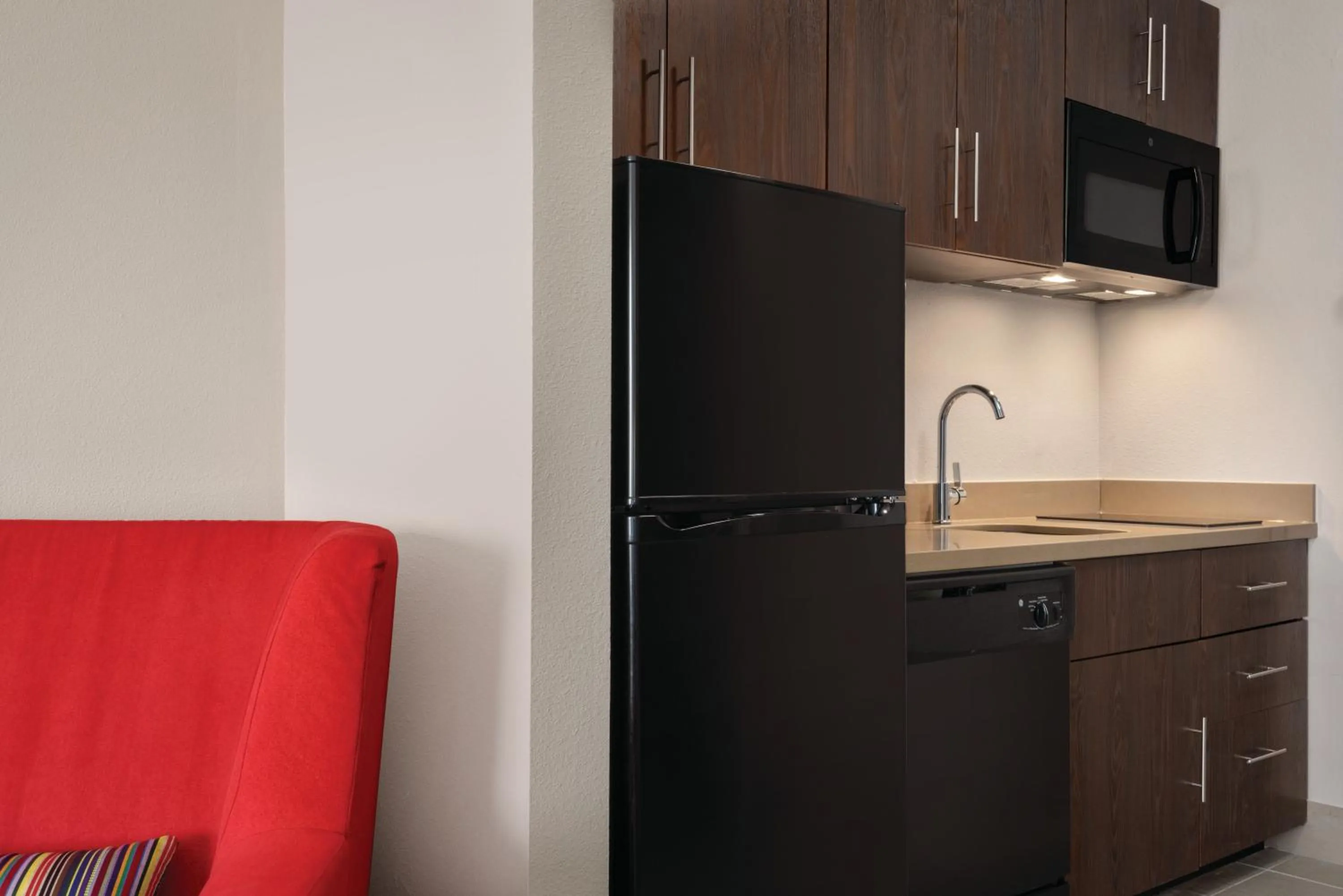 Kitchen or kitchenette in Country Inn & Suites by Radisson, Oklahoma City - Bricktown, OK