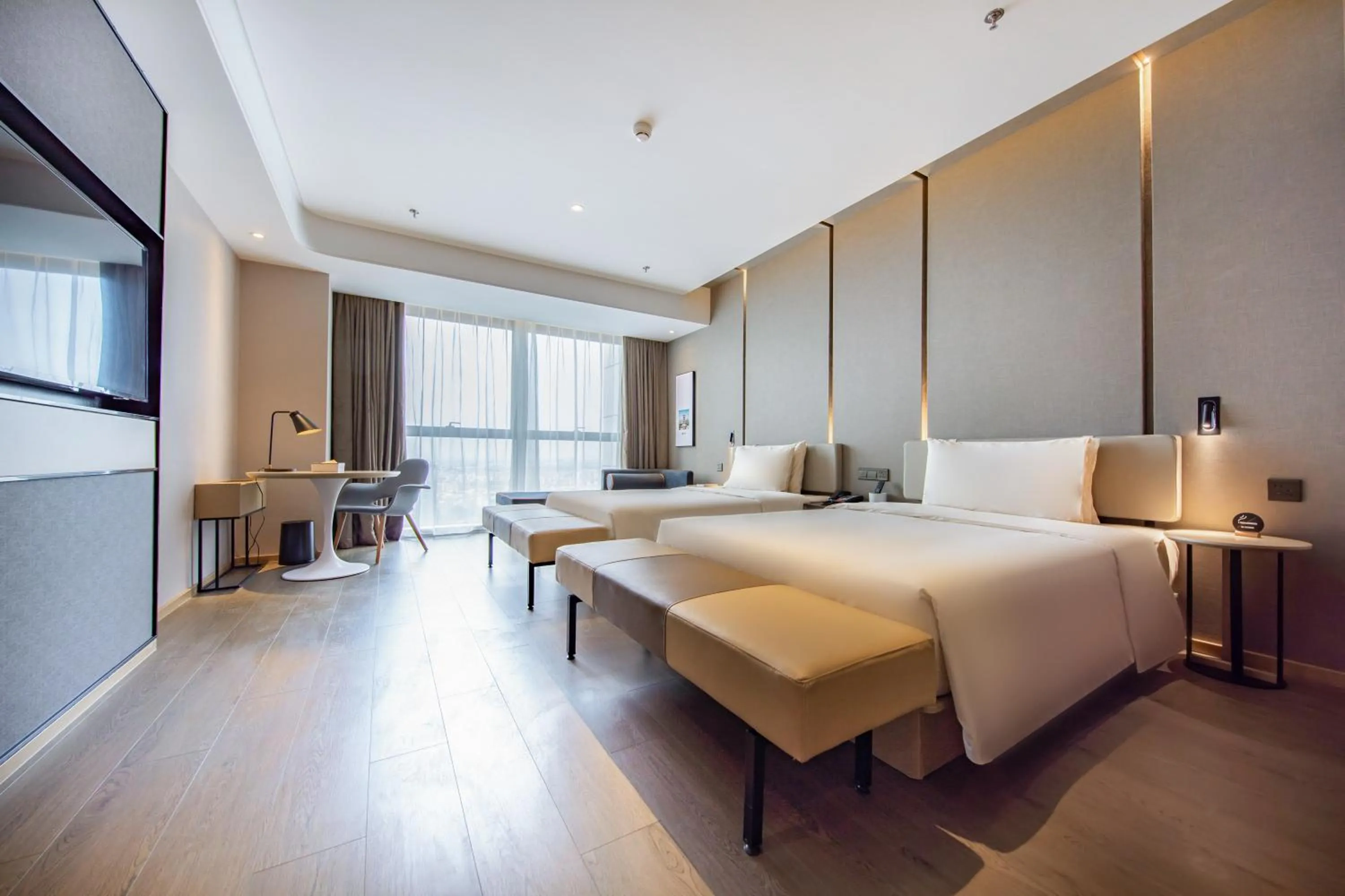 Photo of the whole room, Bed in Atour Hotel Shunde Midea Yueran Plaza Foshan