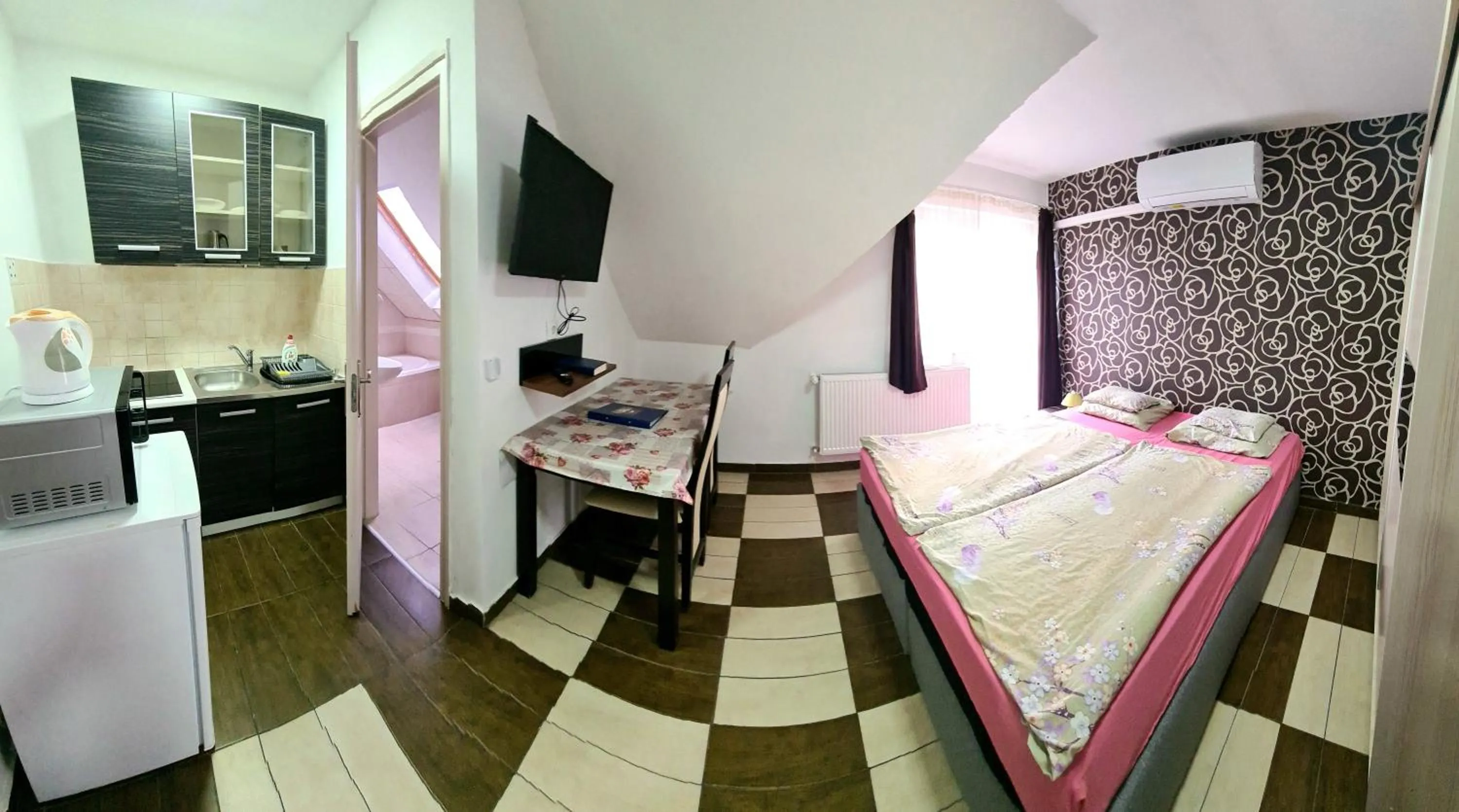 Studio with Balcony - single occupancy in Marika Apartman Sopron
