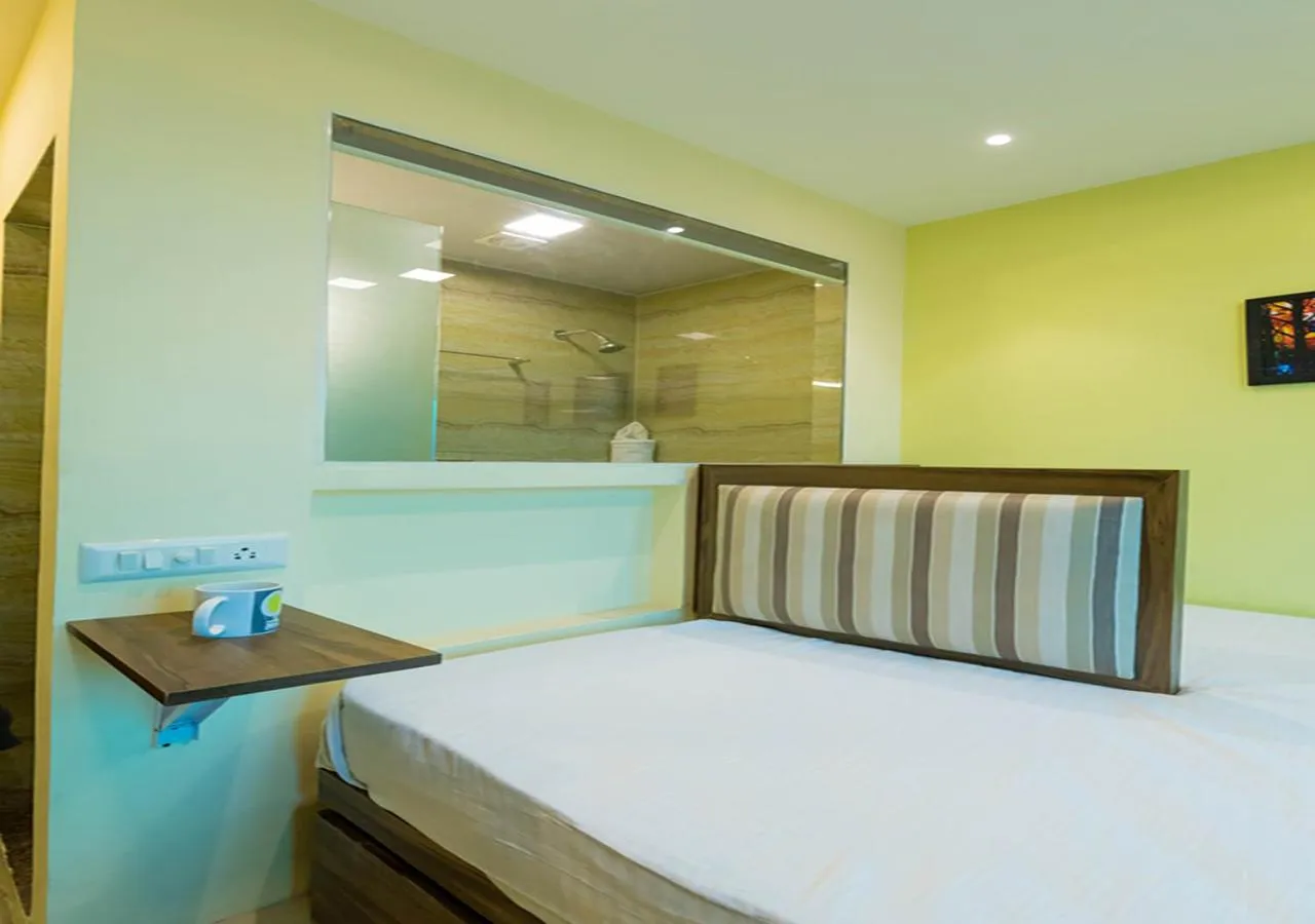 Bed in Hotel New Sky Palace Residency- Near International Airport Andheri East
