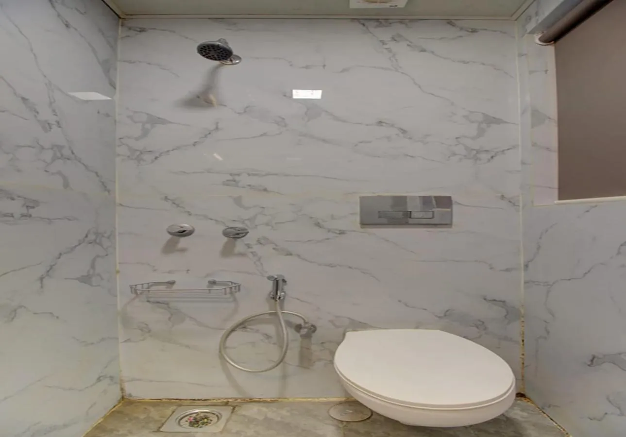 Bathroom in Hotel New Sky Palace Residency- Near International Airport Andheri East