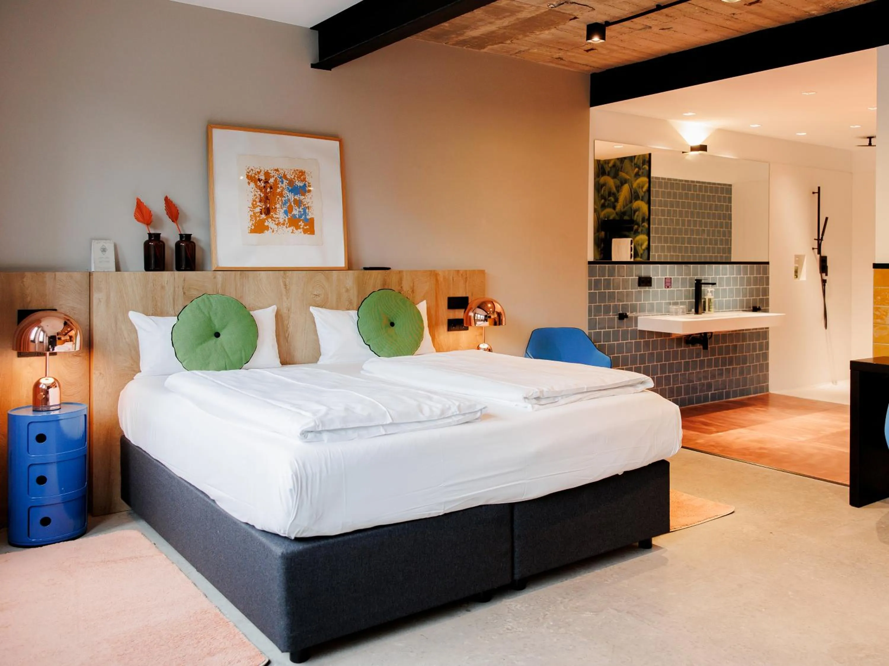 Facility for disabled guests, Bed in KONCEPT HOTEL International