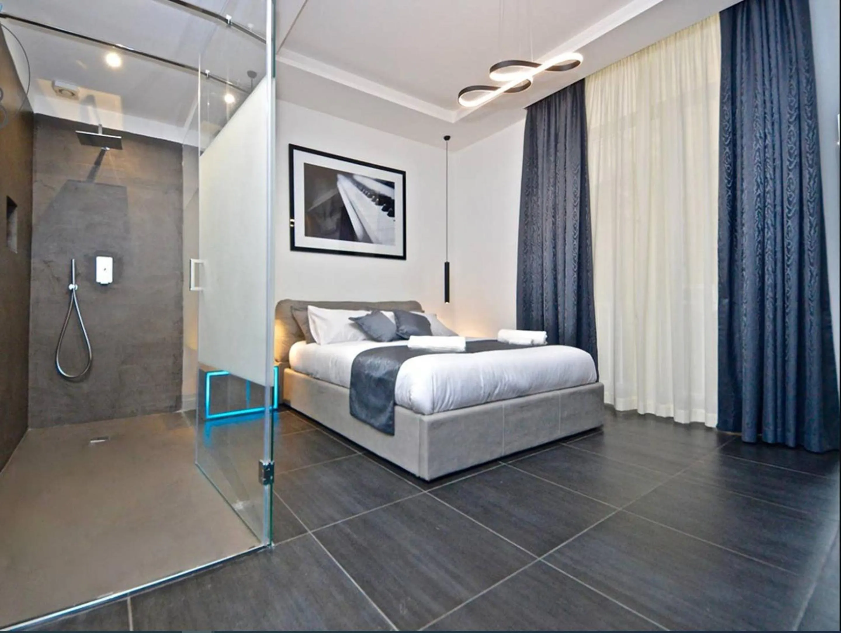 Modern Apartment in Napoli + Balcony